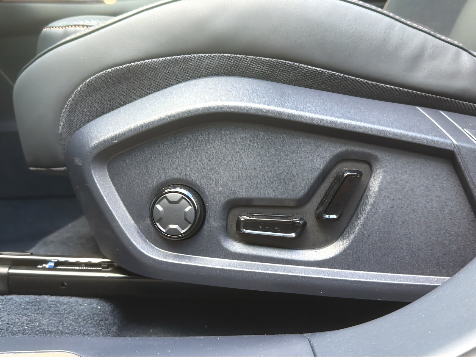 LYNK & CO 08 1.5 PHEV More-image-16