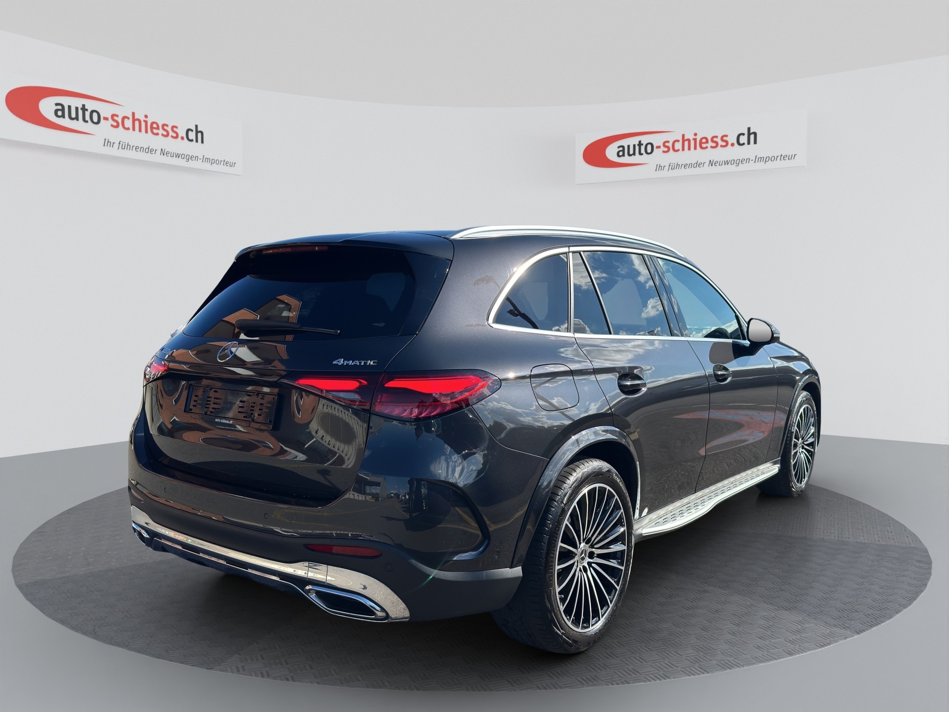 MERCEDES-BENZ GLC 300 d 4Matic 9G-Tronic AMG Line-image-14
