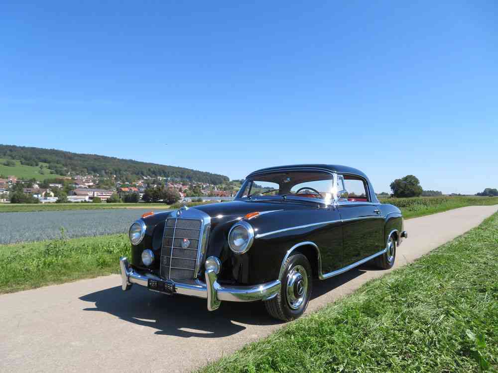 MERCEDES-BENZ 220 S-image-0