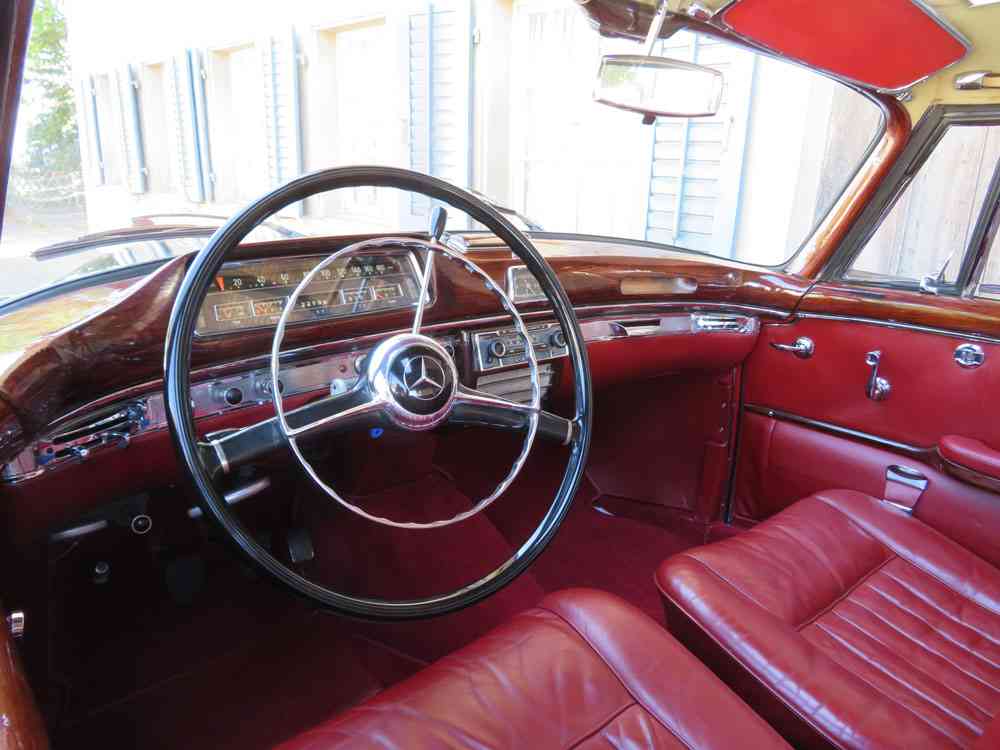 MERCEDES-BENZ 220 S-image-9