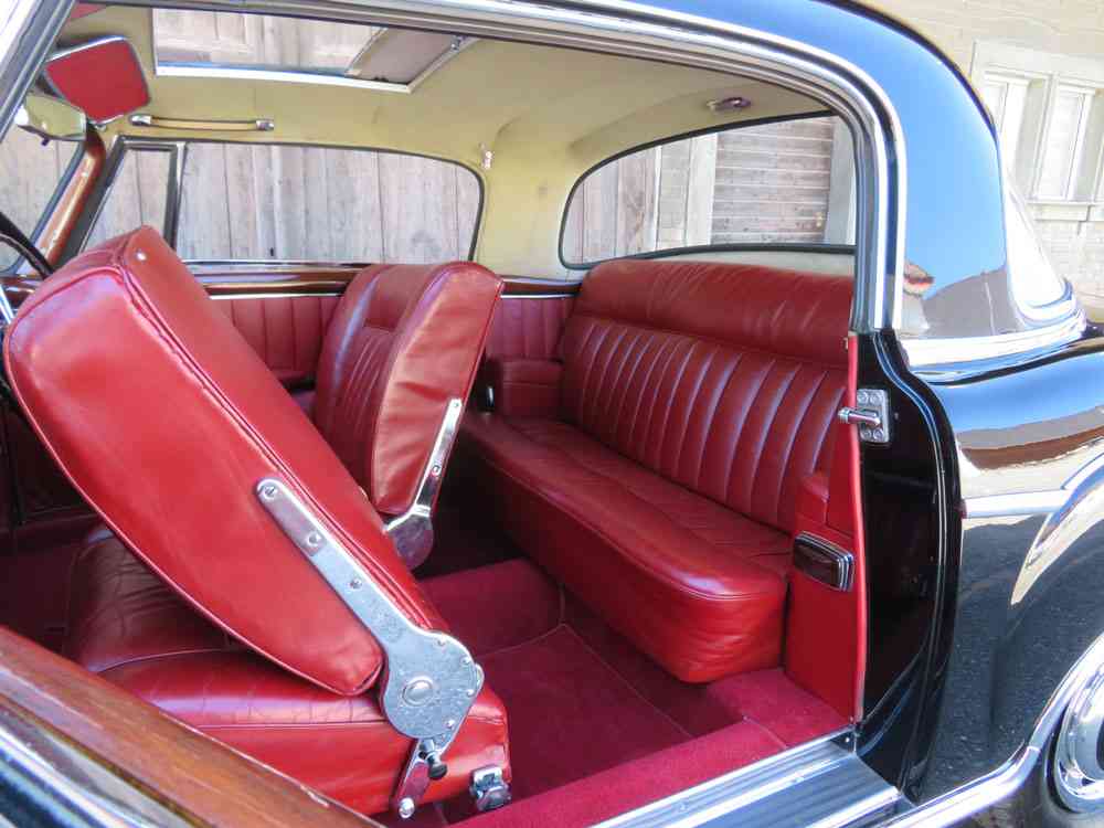 MERCEDES-BENZ 220 S-image-7