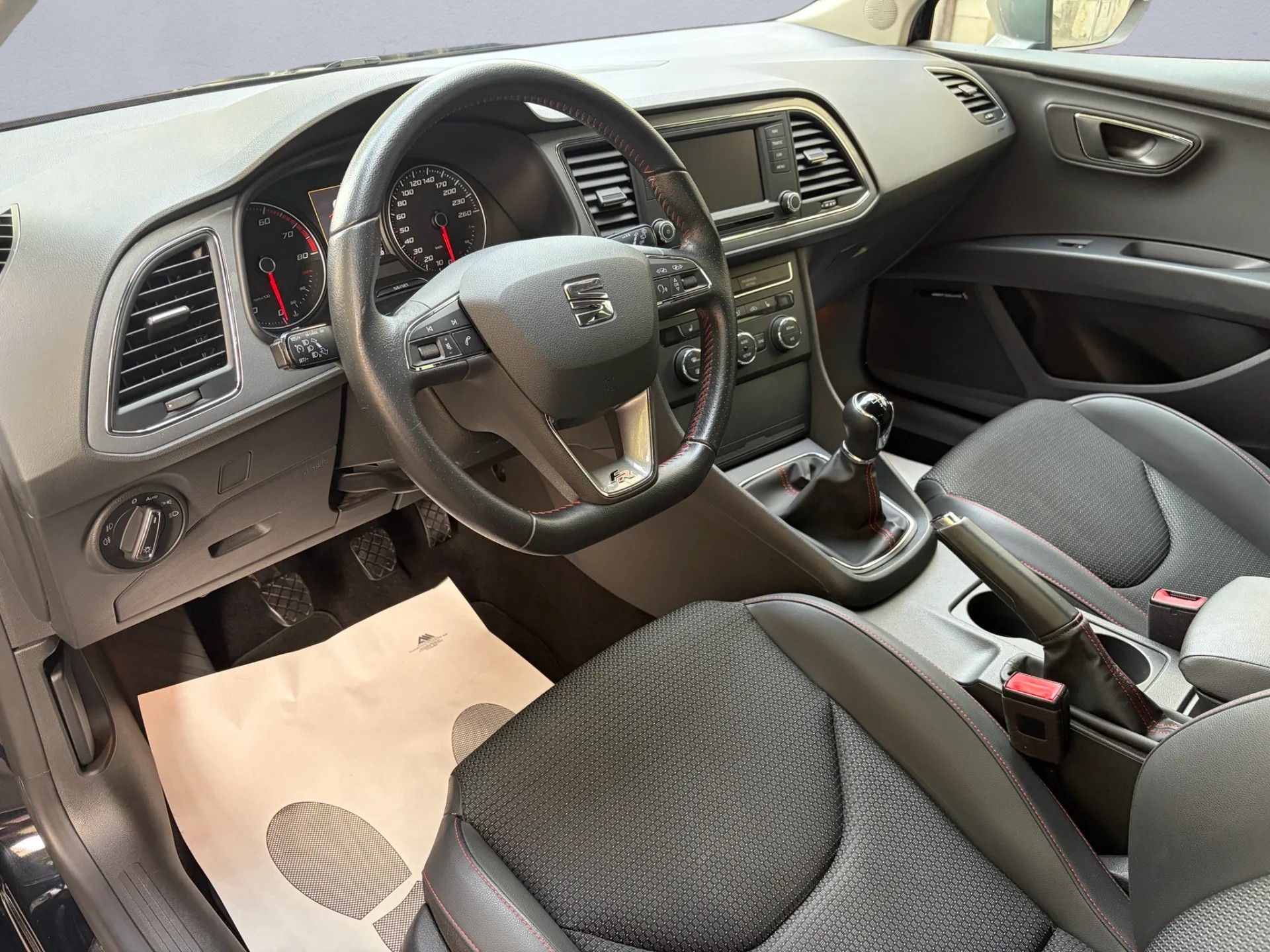 SEAT Leon SC 1.4 TSI FR-image-8