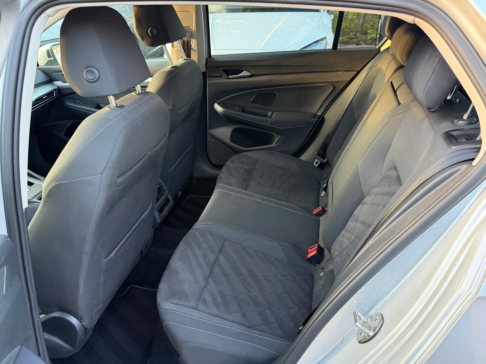 VW Golf 1.5 e TSI ACT Life DSG-image-11