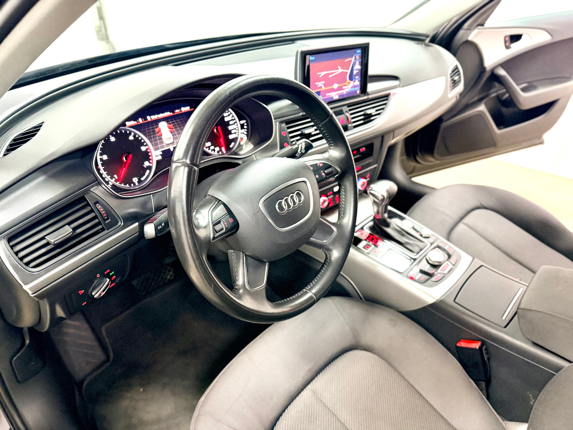AUDI A6 Avant 3.0 TDI V6 quattro S-tronic-image-8