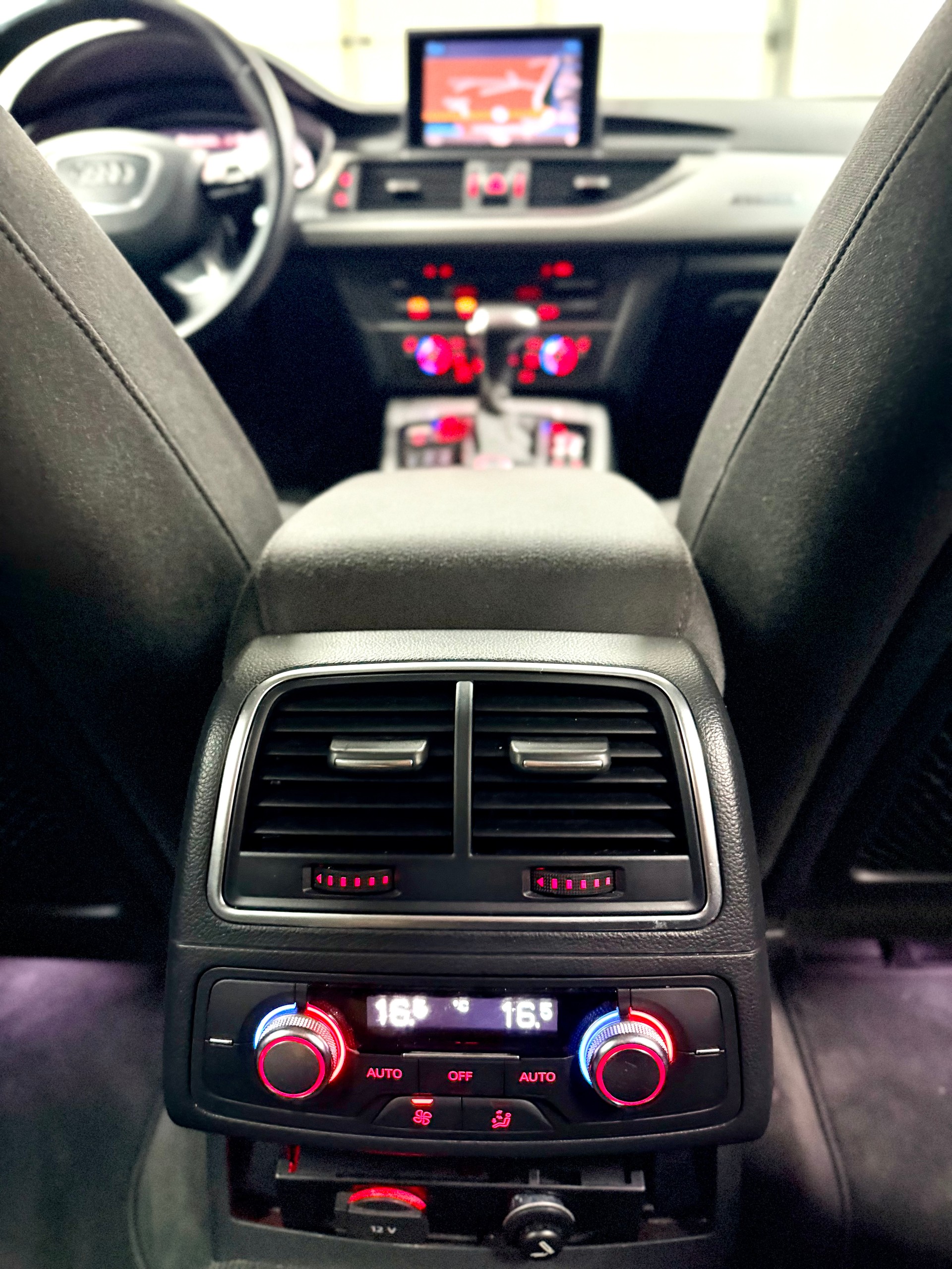 AUDI A6 Avant 3.0 TDI V6 quattro S-tronic-image-11