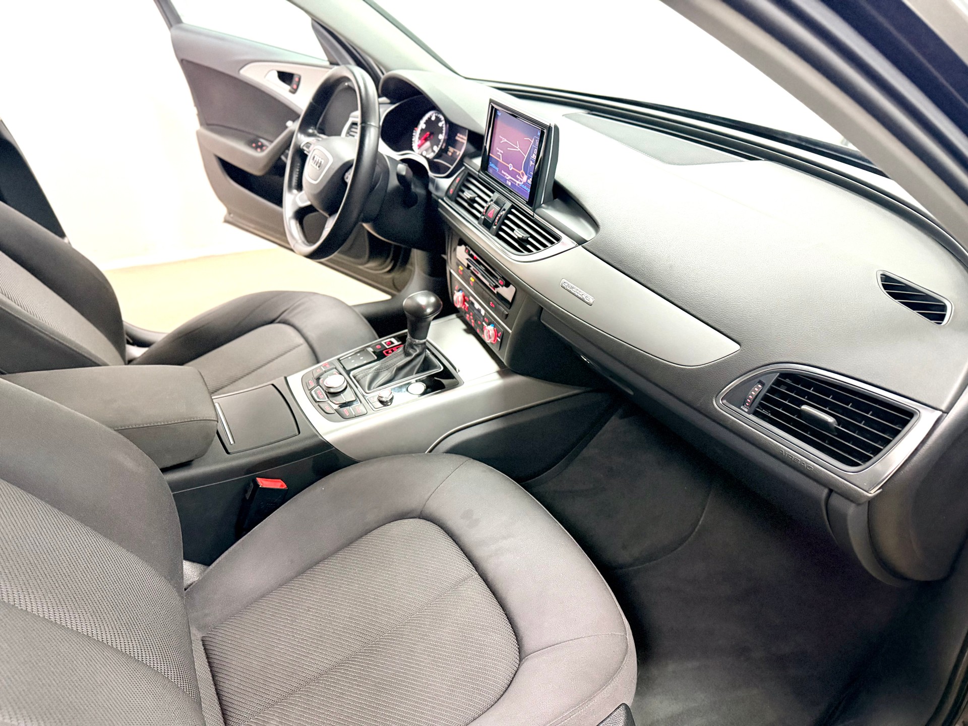 AUDI A6 Avant 3.0 TDI V6 quattro S-tronic-image-6