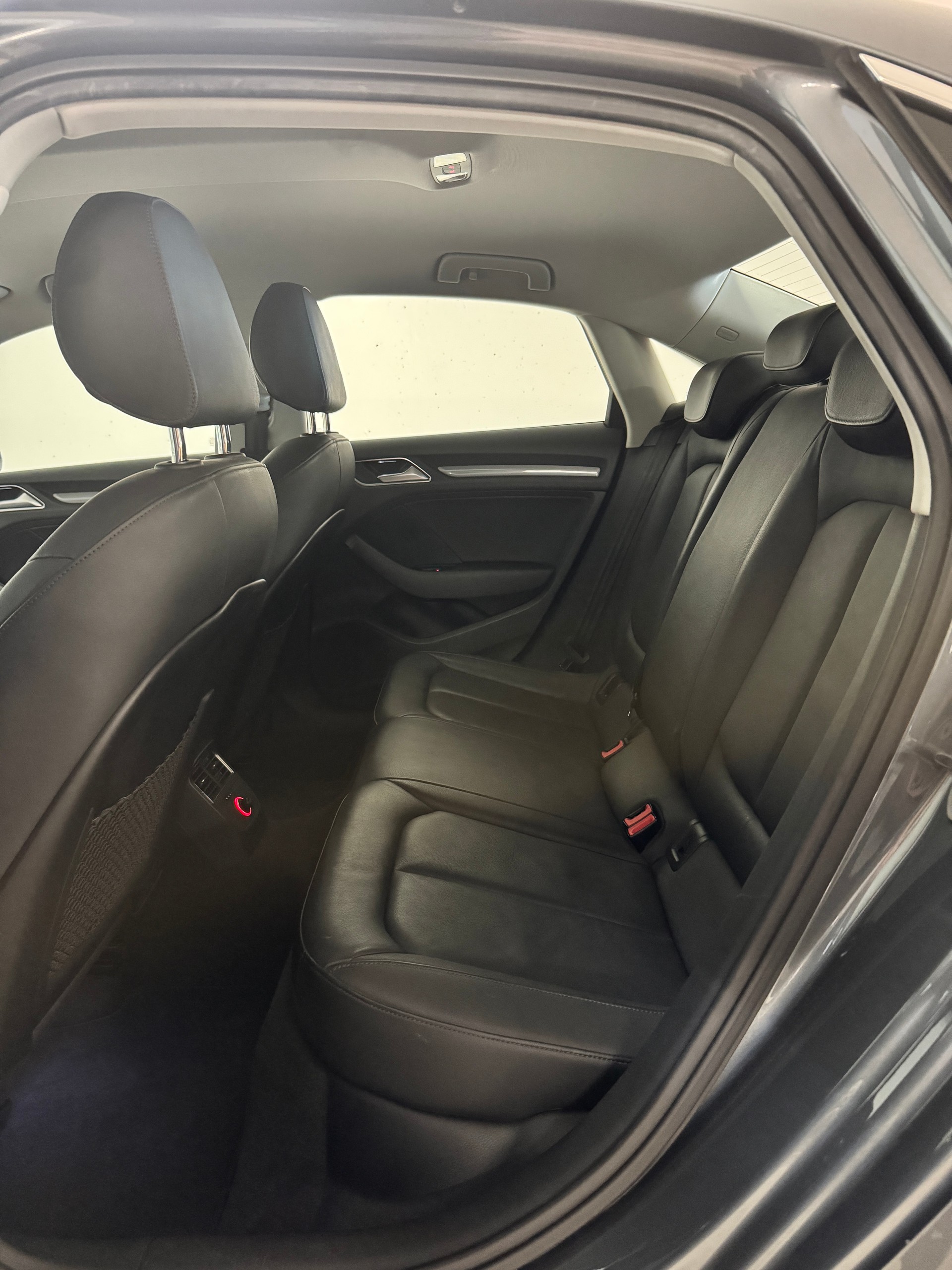 AUDI A3 Limousine 1.8 TFSI Ambition quattro S-tronic *Limo*-image-7