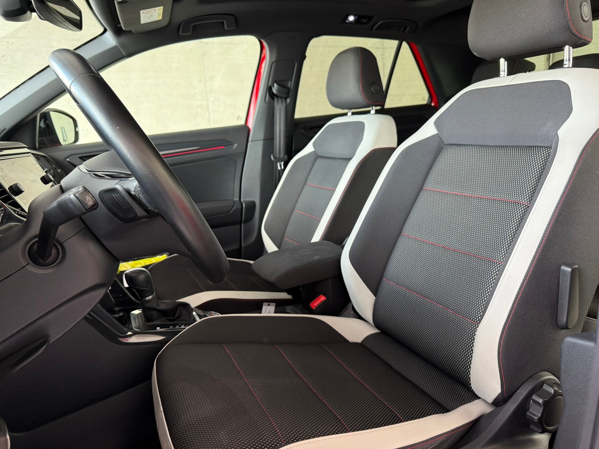 VW T-Roc 2.0 TSI Sport DSG 4Motion-image-11