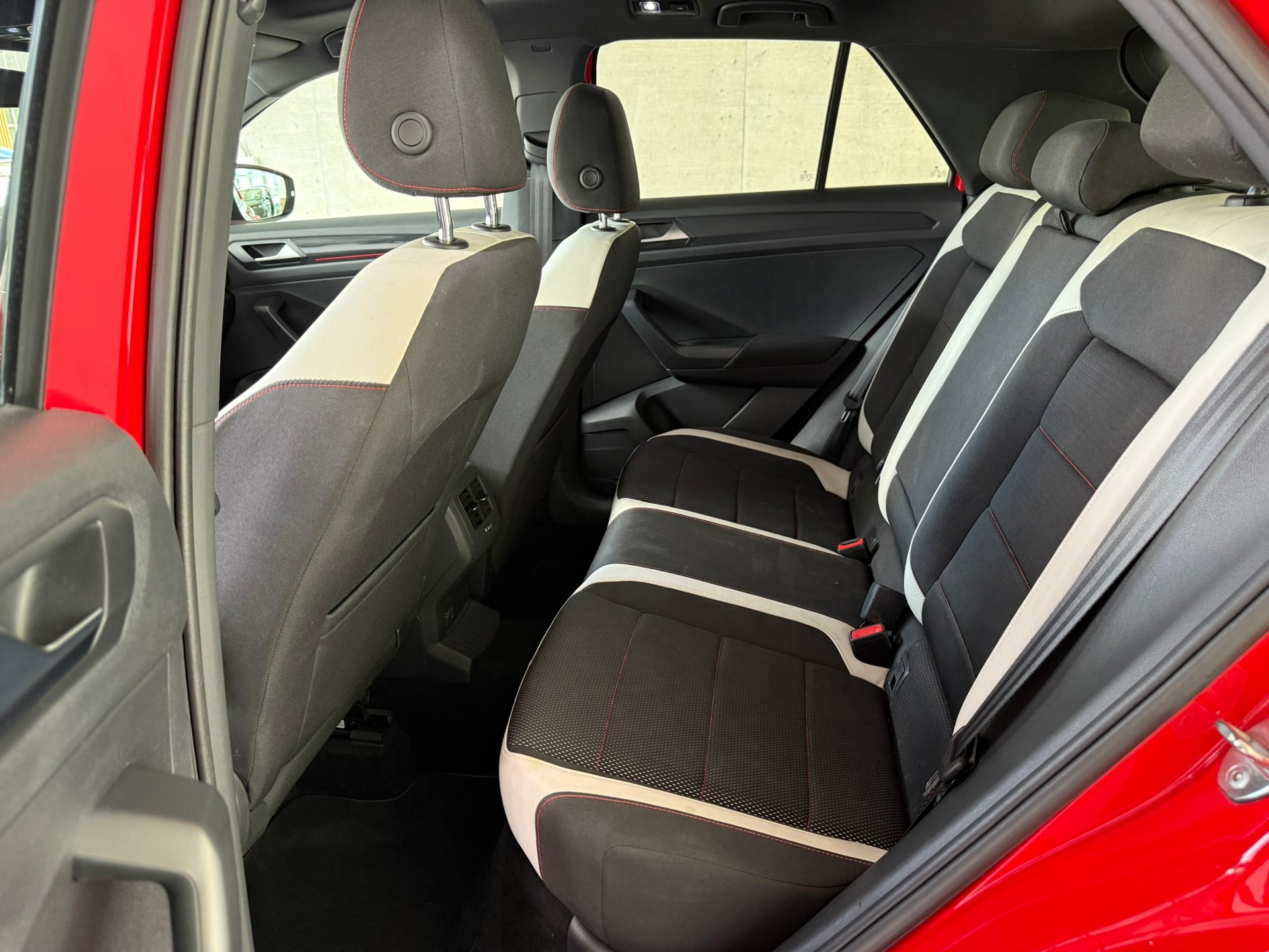 VW T-Roc 2.0 TSI Sport DSG 4Motion-image-8