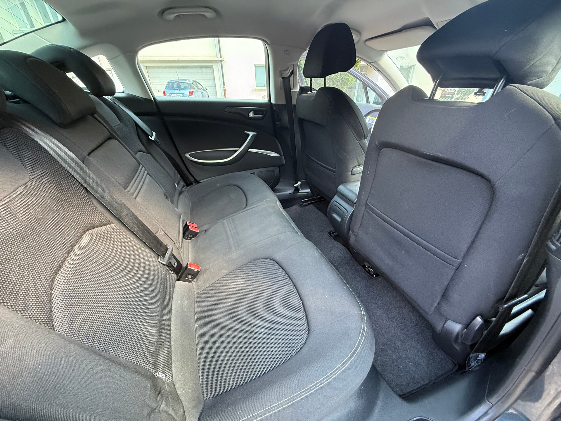 CITROEN C5 Berline 2.0 HDi Dynamique+ Automatic-image-12
