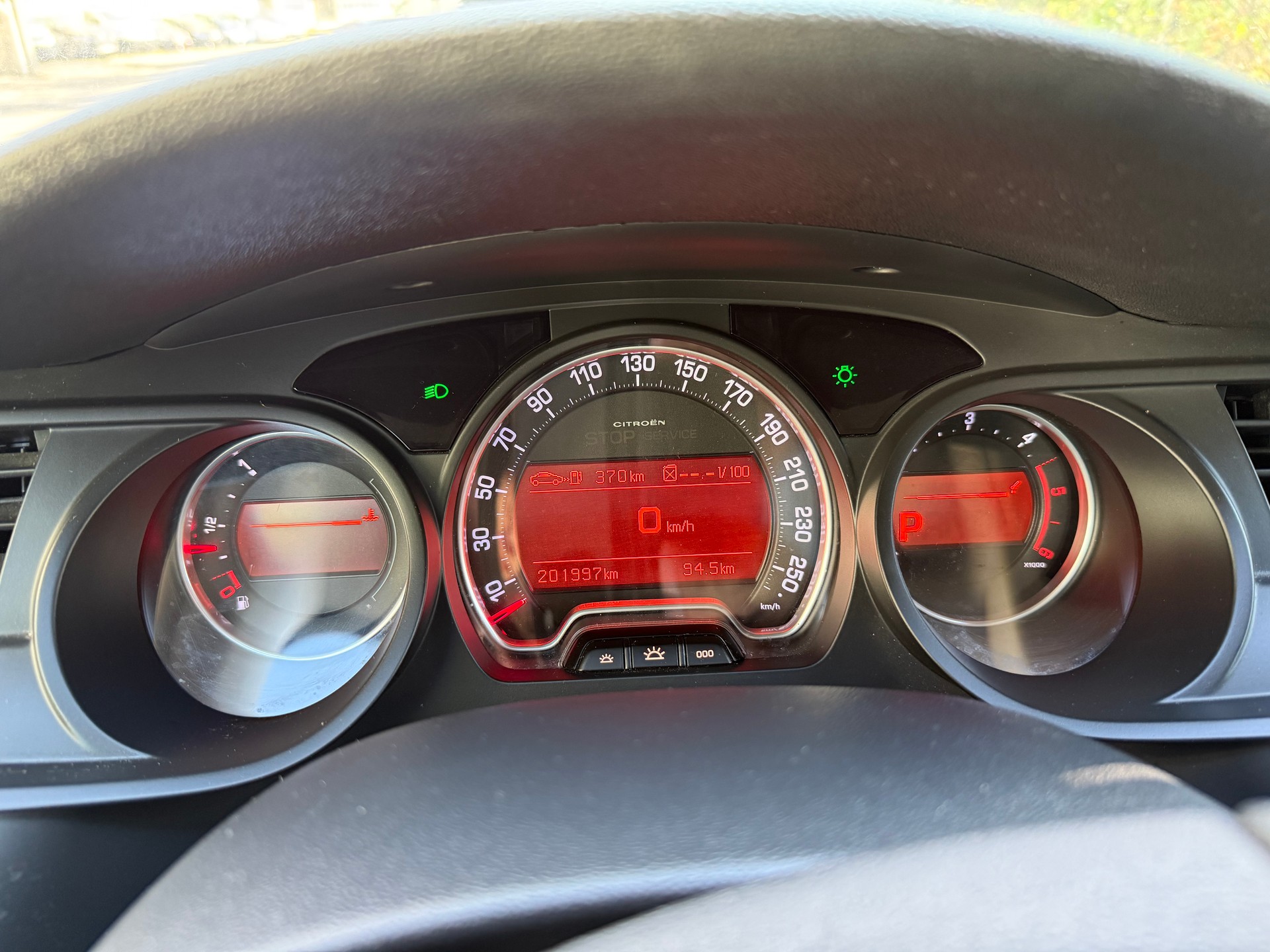 CITROEN C5 Berline 2.0 HDi Dynamique+ Automatic-image-26