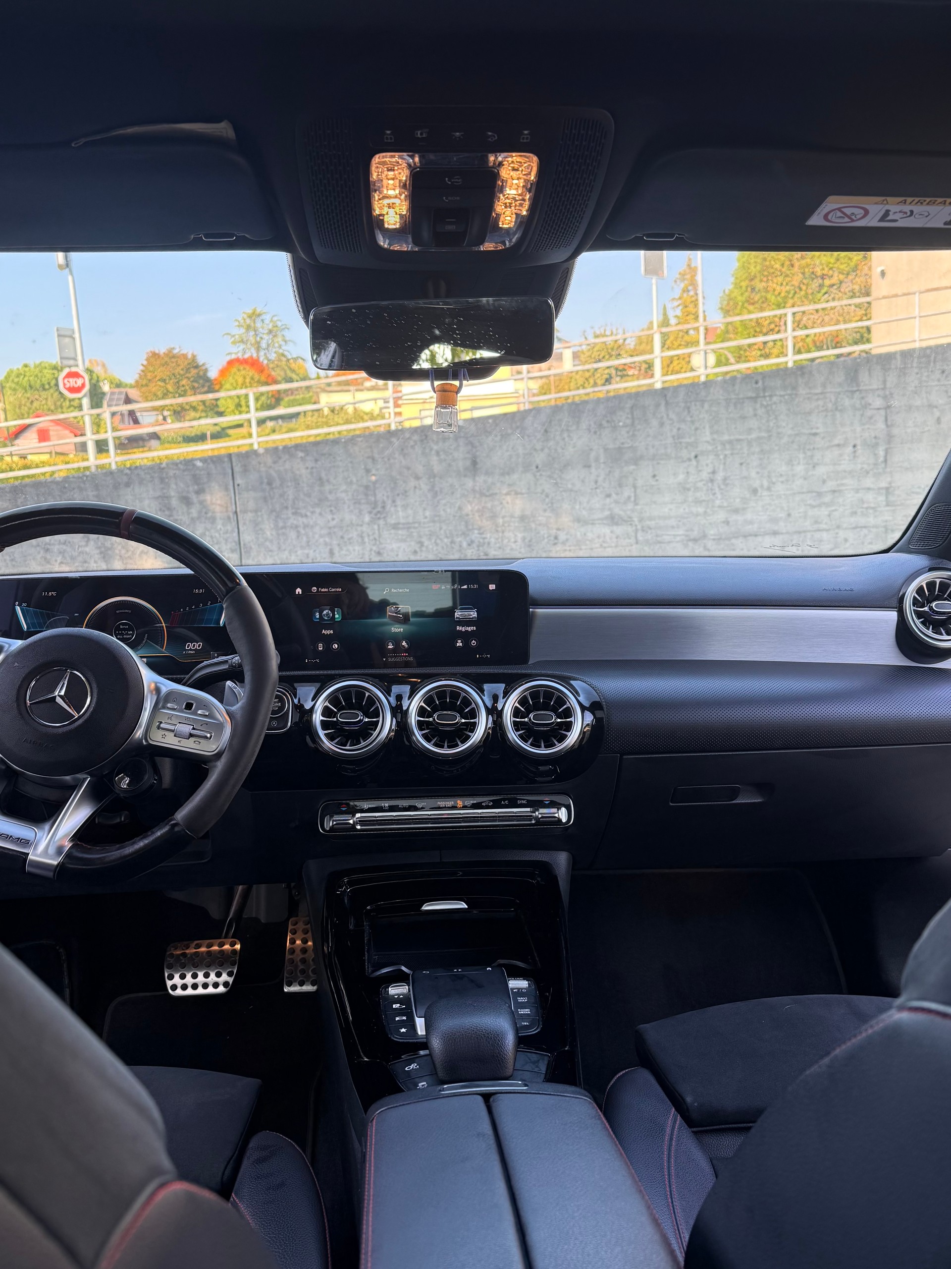 MERCEDES-BENZ A 35 AMG 4matic-image-4