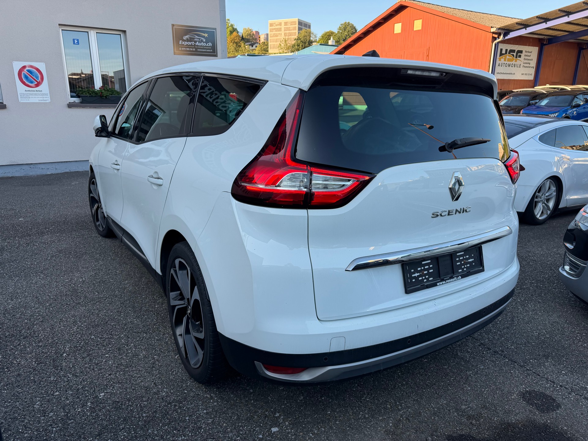 RENAULT Grand Scénic 1.8 dCi Intens EDC-image-4