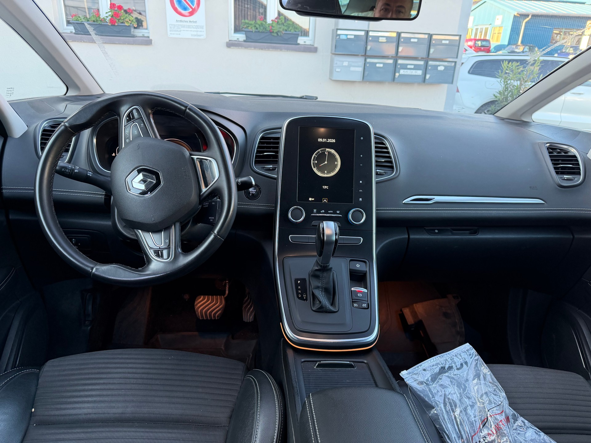 RENAULT Grand Scénic 1.8 dCi Intens EDC-image-10