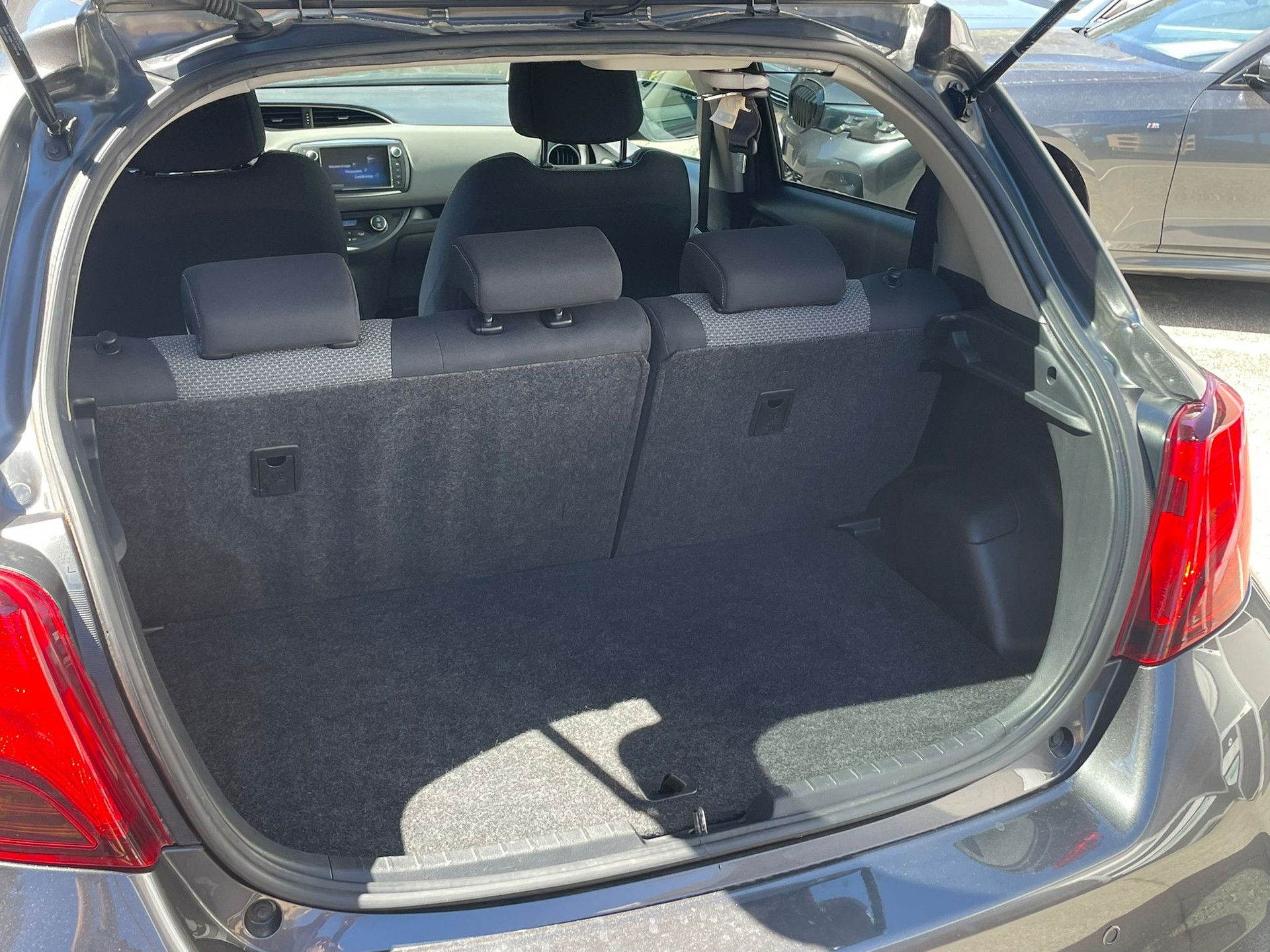 TOYOTA Yaris 1.5 VVT-i Hybrid Trend e-CVT-image-13