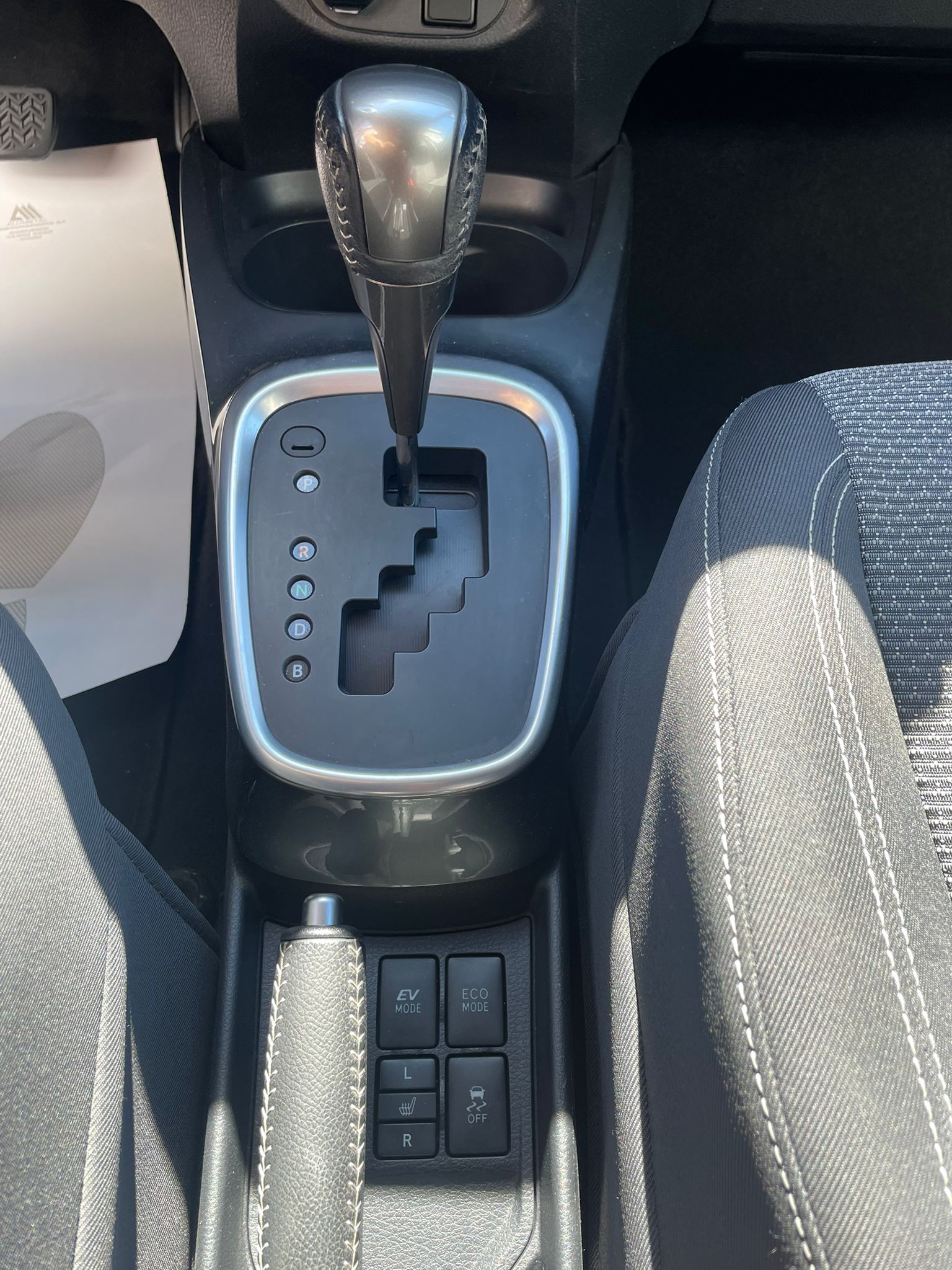 TOYOTA Yaris 1.5 VVT-i Hybrid Trend e-CVT-image-12