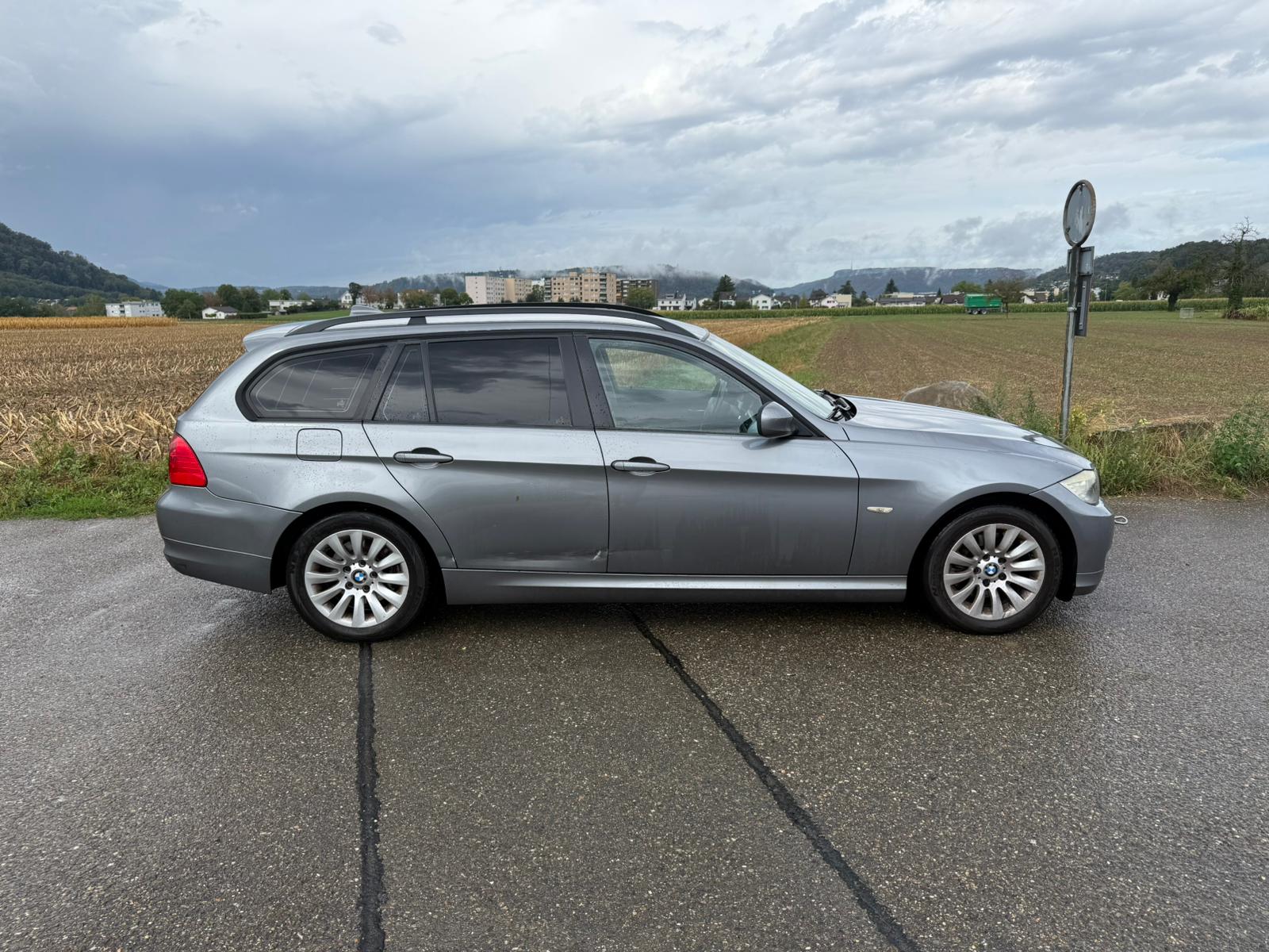 BMW 320d Touring Steptronic-image-5