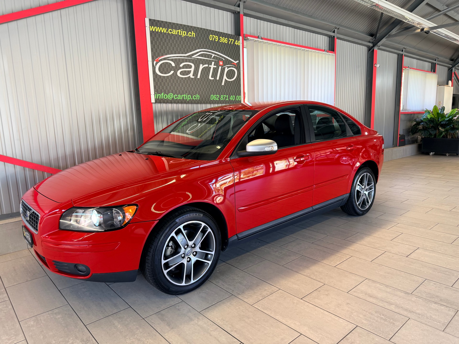 VOLVO S40 2.4I Momentum-image-0