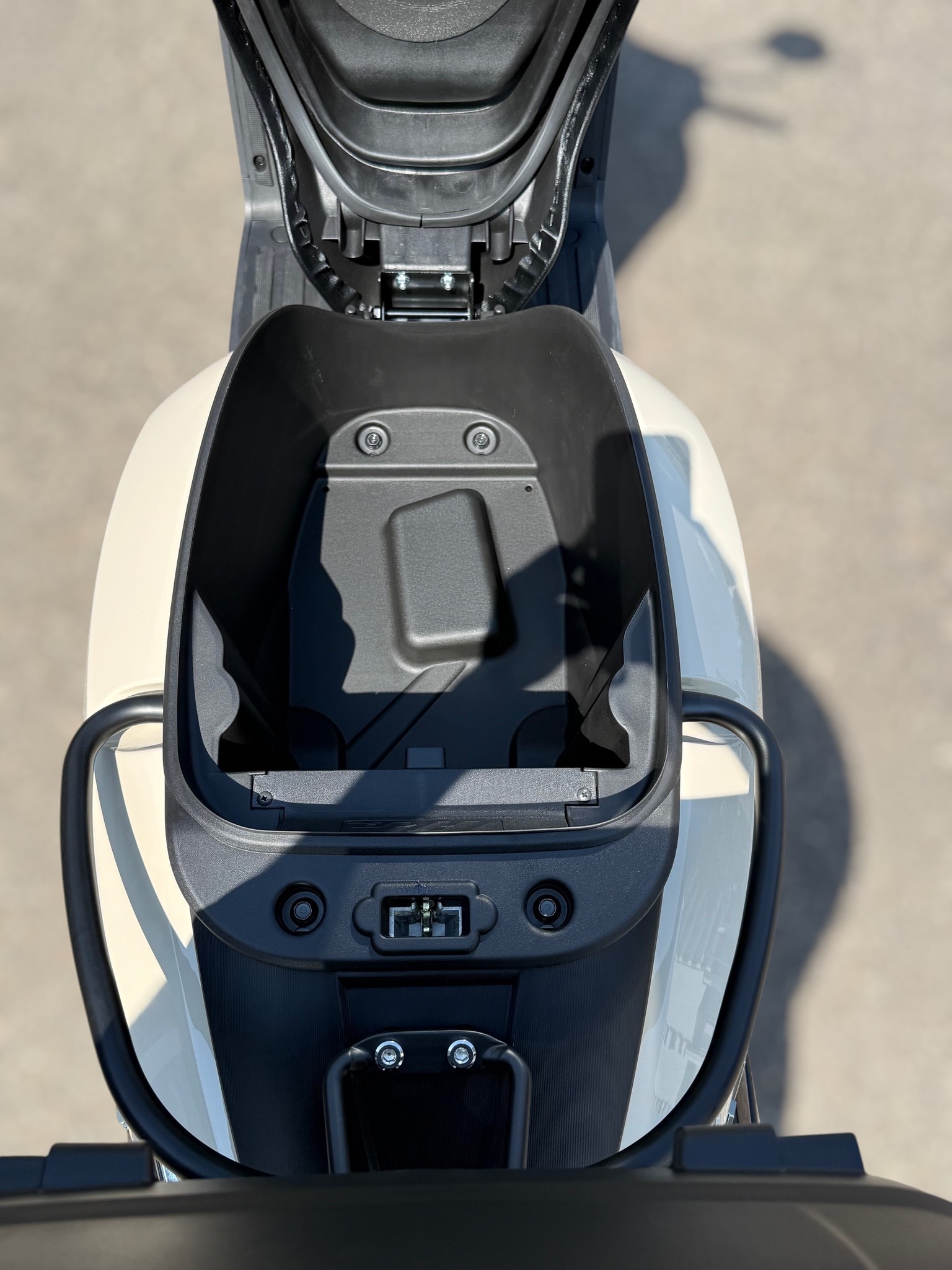KYMCO Like II 125i ABS Topcase-image-3