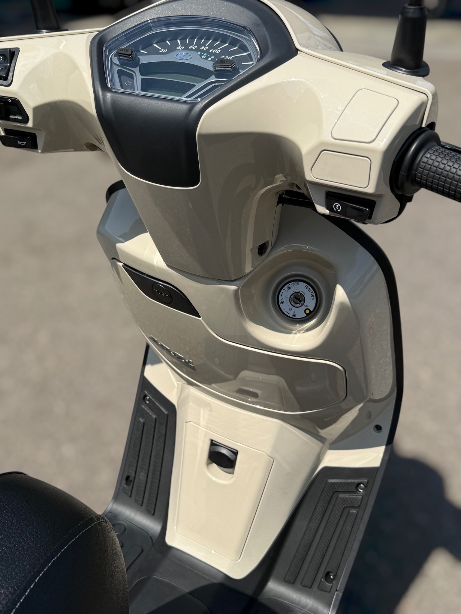 KYMCO Like II 125i ABS Topcase-image-1