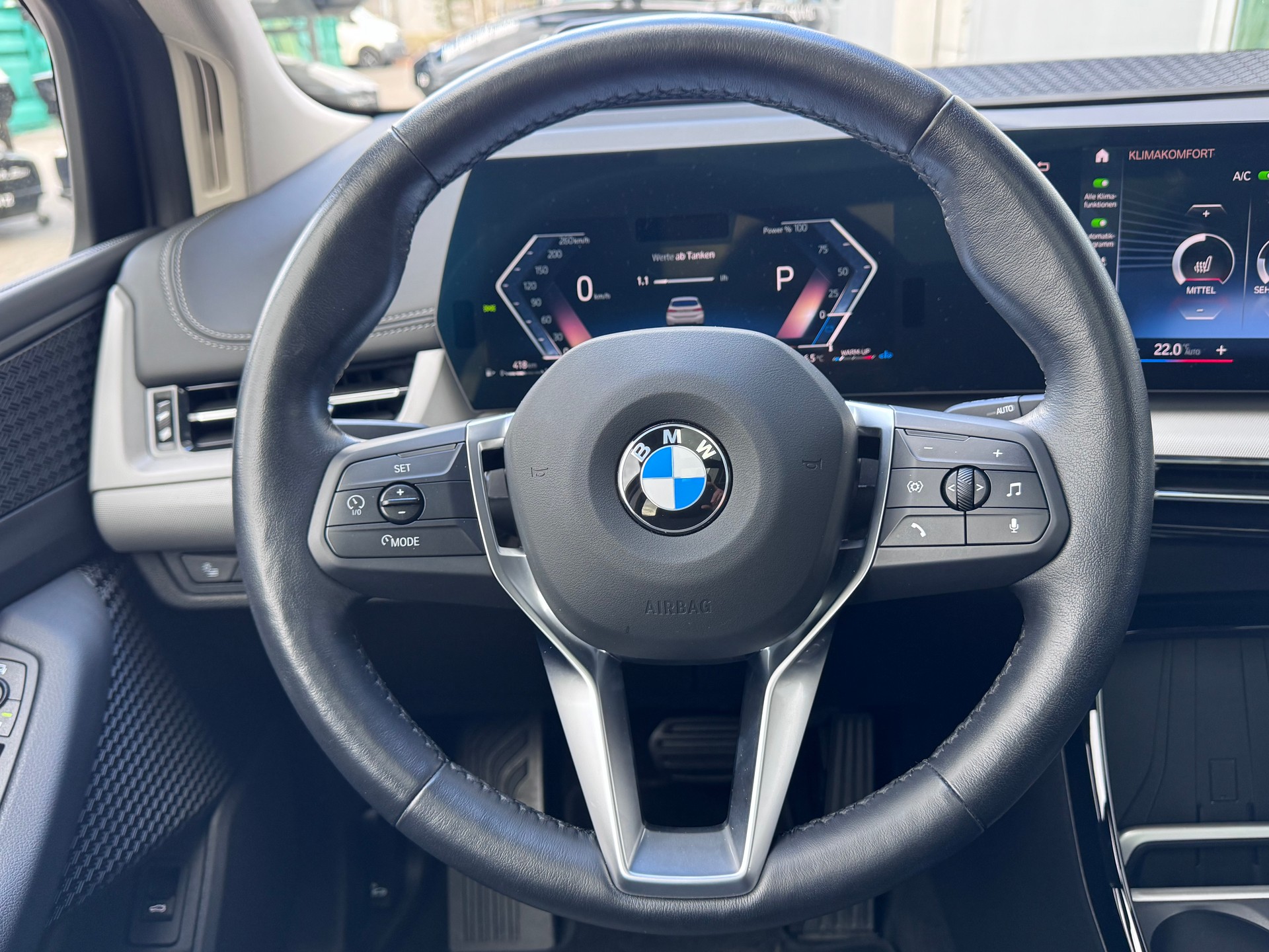 BMW 223d Active Tourer+4x4+Automat+Navigation+LED Scheinwerfer+Rückfahrkamera+Panorama-Glasdach+ACC+8-fach Alu+AHK mit 1'500kg++-image-13