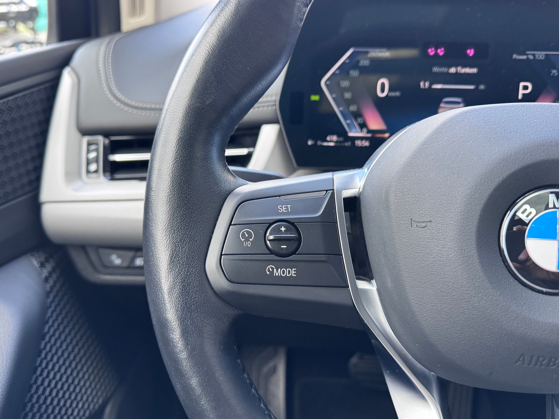 BMW 223d Active Tourer+4x4+Automat+Navigation+LED Scheinwerfer+Rückfahrkamera+Panorama-Glasdach+ACC+8-fach Alu+AHK mit 1'500kg++-image-14