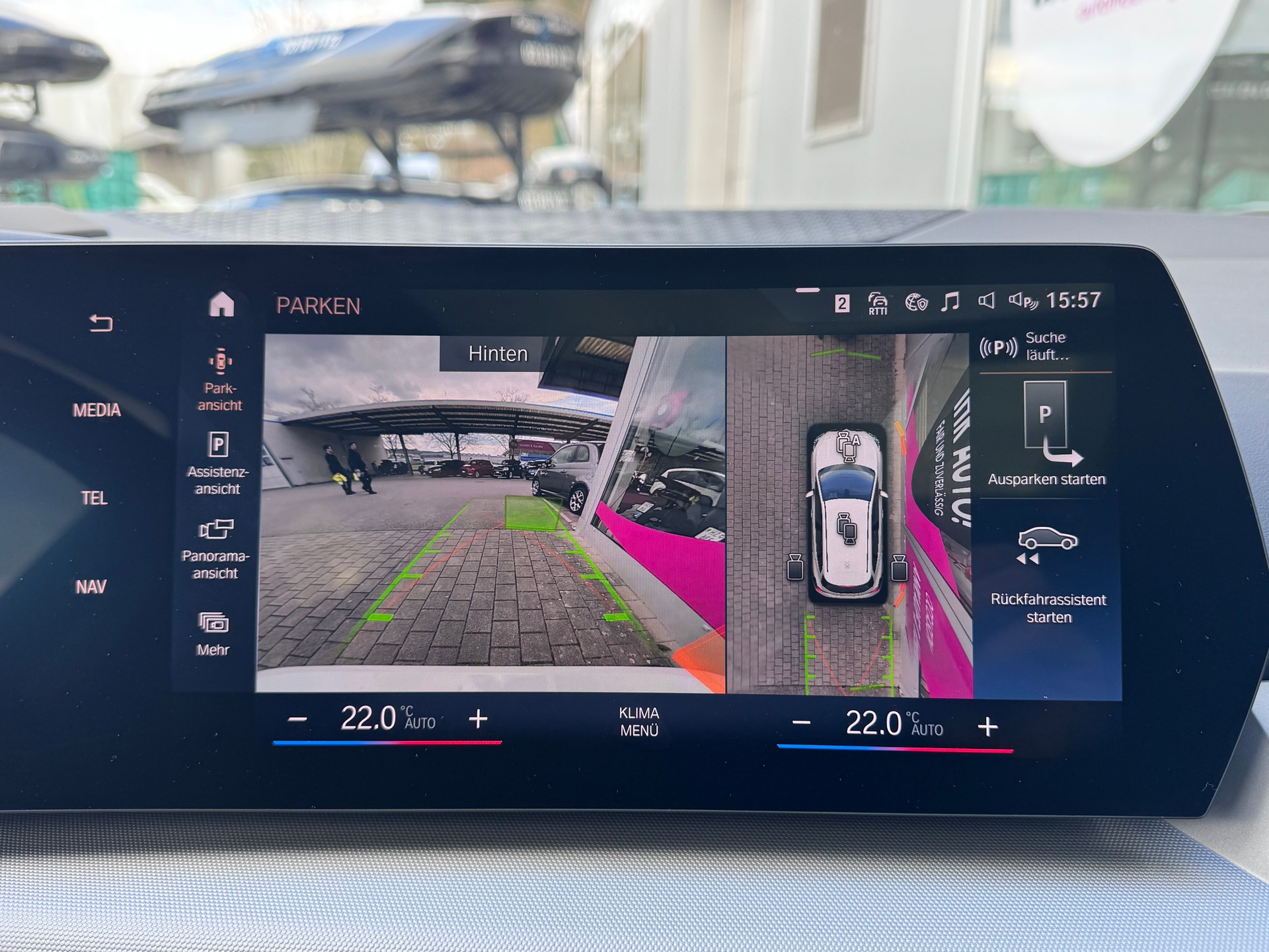 BMW 223d Active Tourer+4x4+Automat+Navigation+LED Scheinwerfer+Rückfahrkamera+Panorama-Glasdach+ACC+8-fach Alu+AHK mit 1'500kg++-image-25