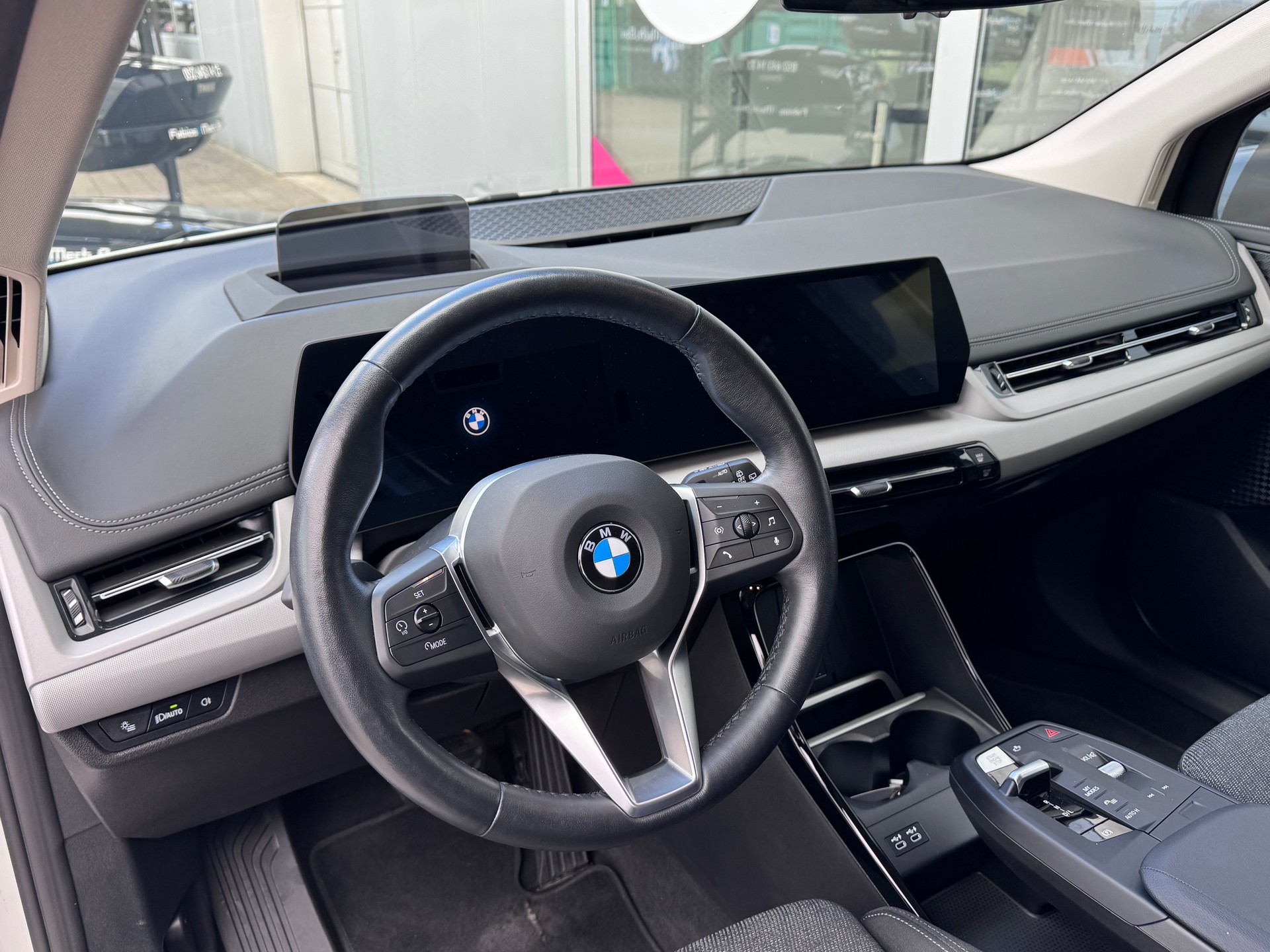 BMW 223d Active Tourer+4x4+Automat+Navigation+LED Scheinwerfer+Rückfahrkamera+Panorama-Glasdach+ACC+8-fach Alu+AHK mit 1'500kg++-image-11