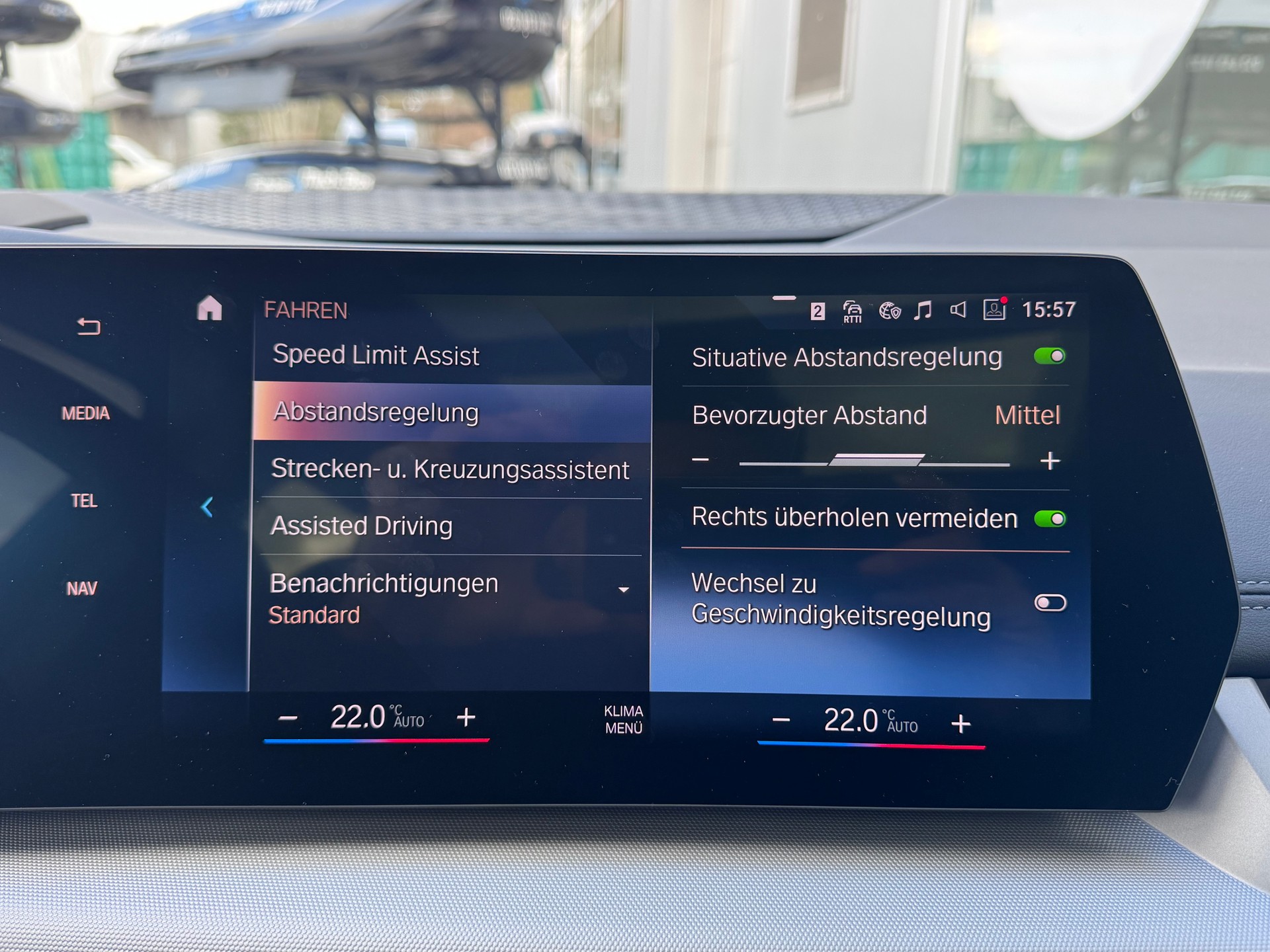 BMW 223d Active Tourer+4x4+Automat+Navigation+LED Scheinwerfer+Rückfahrkamera+Panorama-Glasdach+ACC+8-fach Alu+AHK mit 1'500kg++-image-26