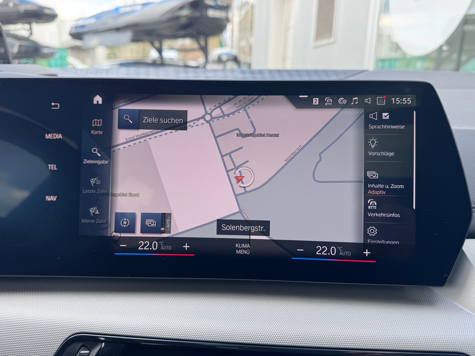 BMW 223d Active Tourer+4x4+Automat+Navigation+LED Scheinwerfer+Rückfahrkamera+Panorama-Glasdach+ACC+8-fach Alu+AHK mit 1'500kg++-image-19