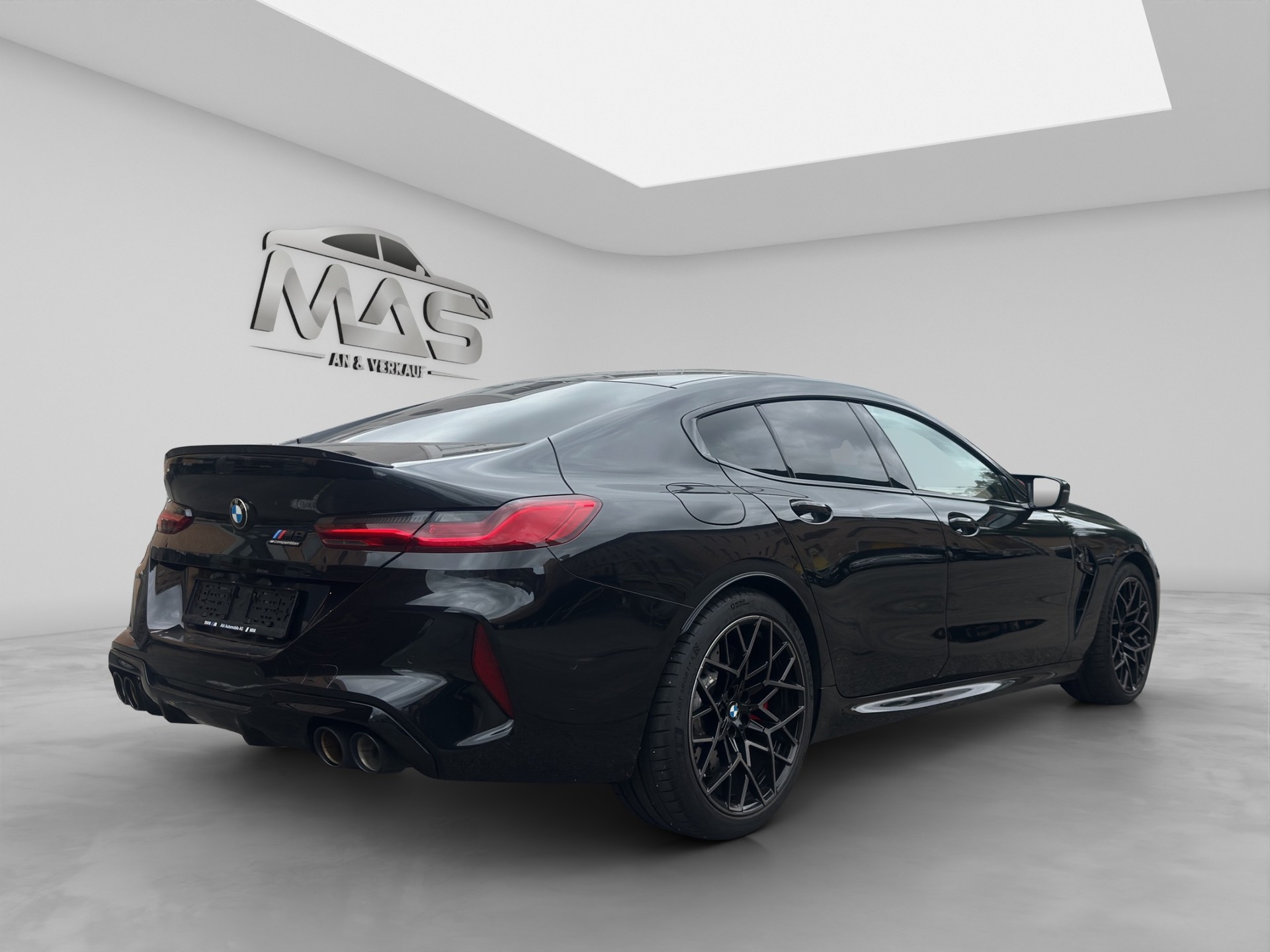 BMW M8 xDrive M Competition Steptronic-image-5