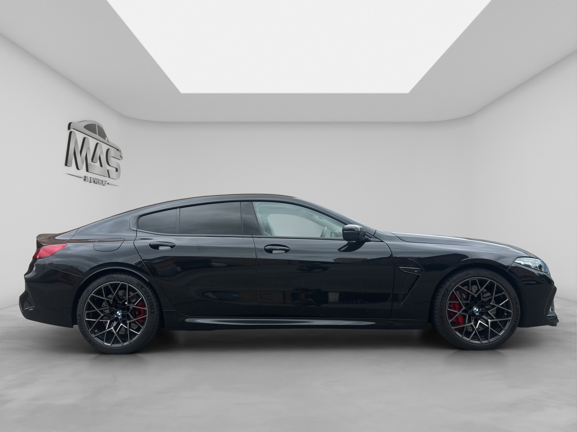 BMW M8 xDrive M Competition Steptronic-image-6