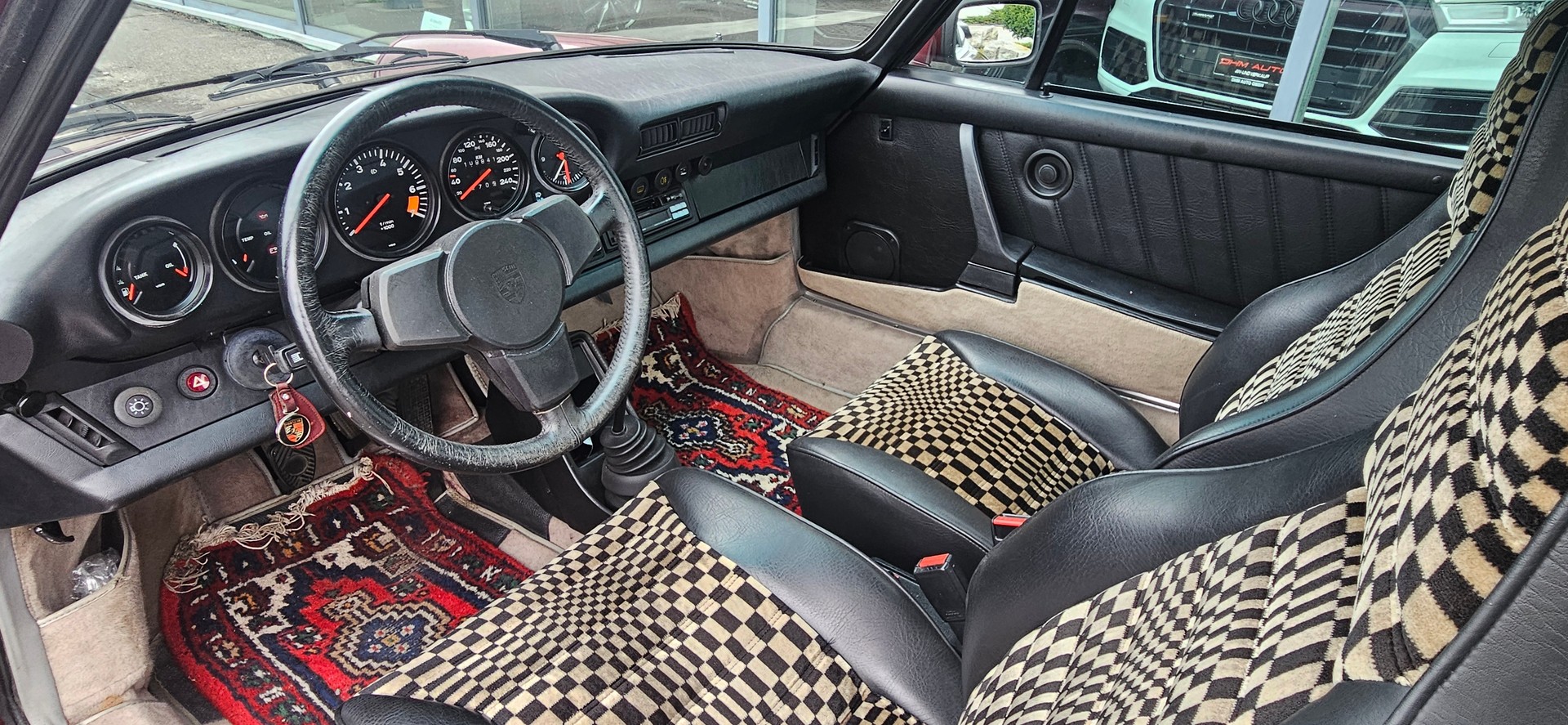 PORSCHE 911 SC 3.0-image-7