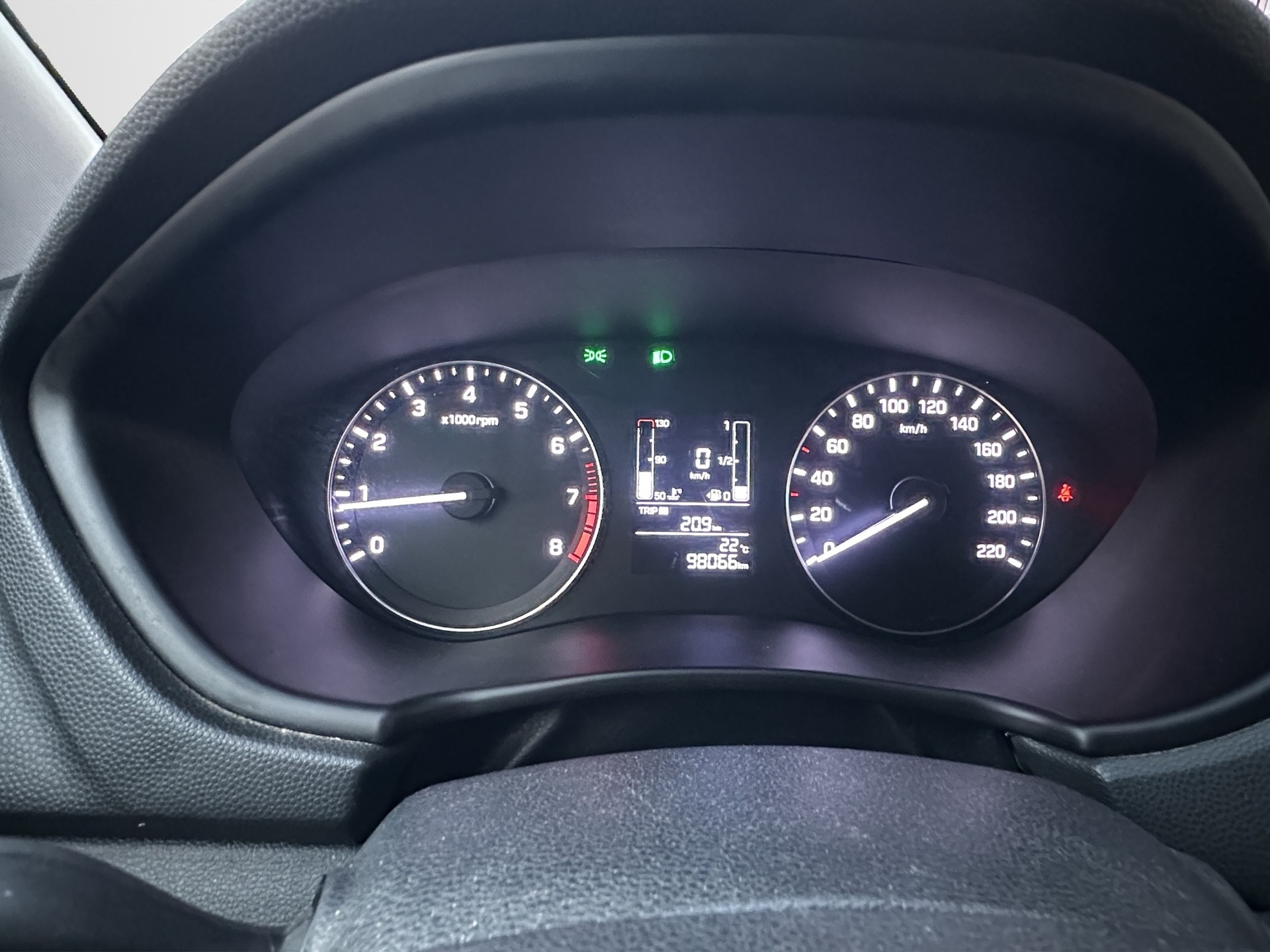 HYUNDAI i20 1.2 Amplia-image-10