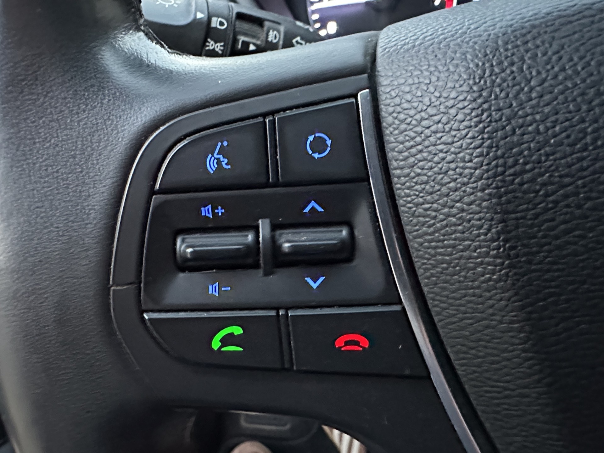 HYUNDAI i20 1.2 Amplia-image-23