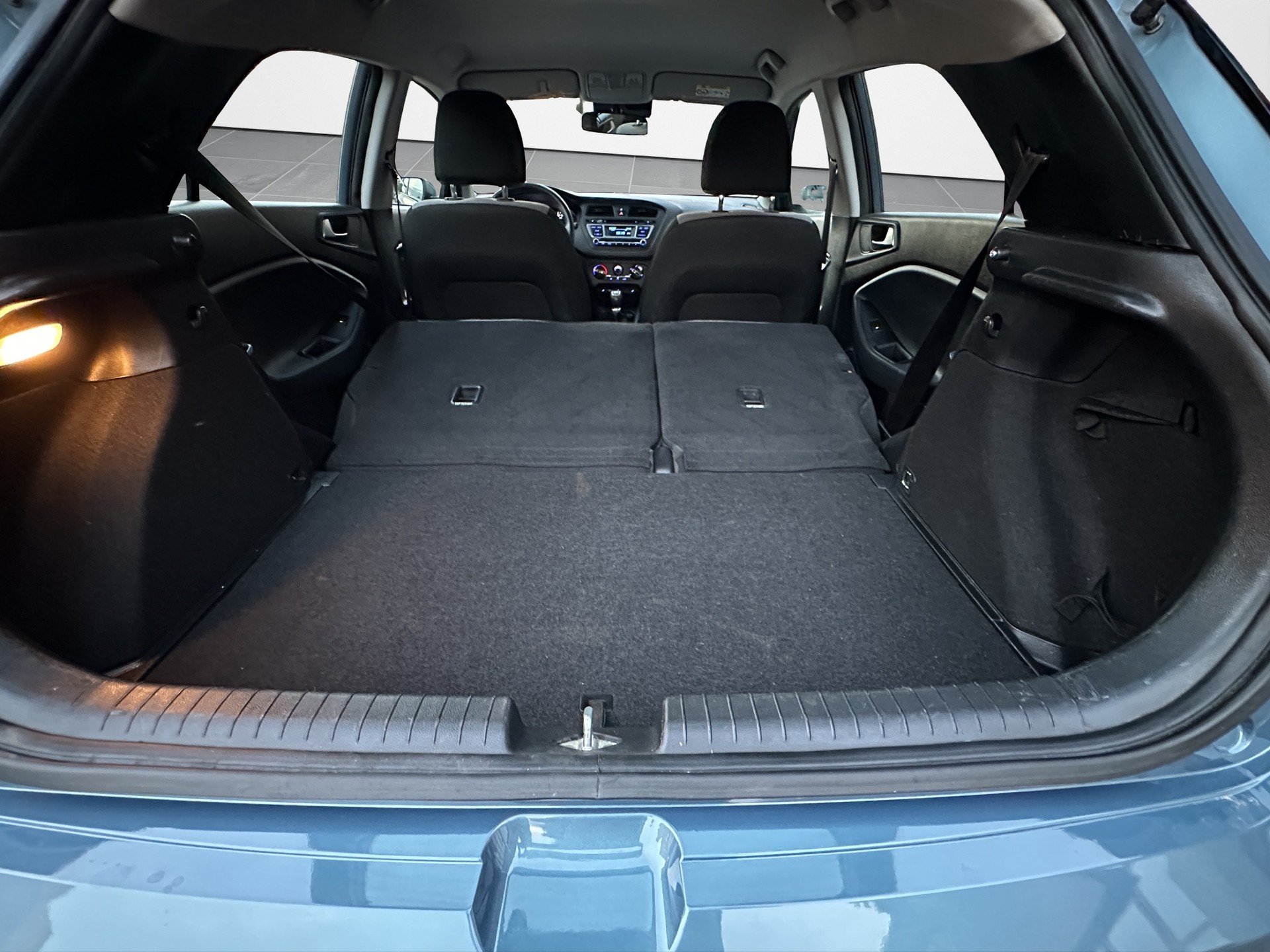 HYUNDAI i20 1.2 Amplia-image-18
