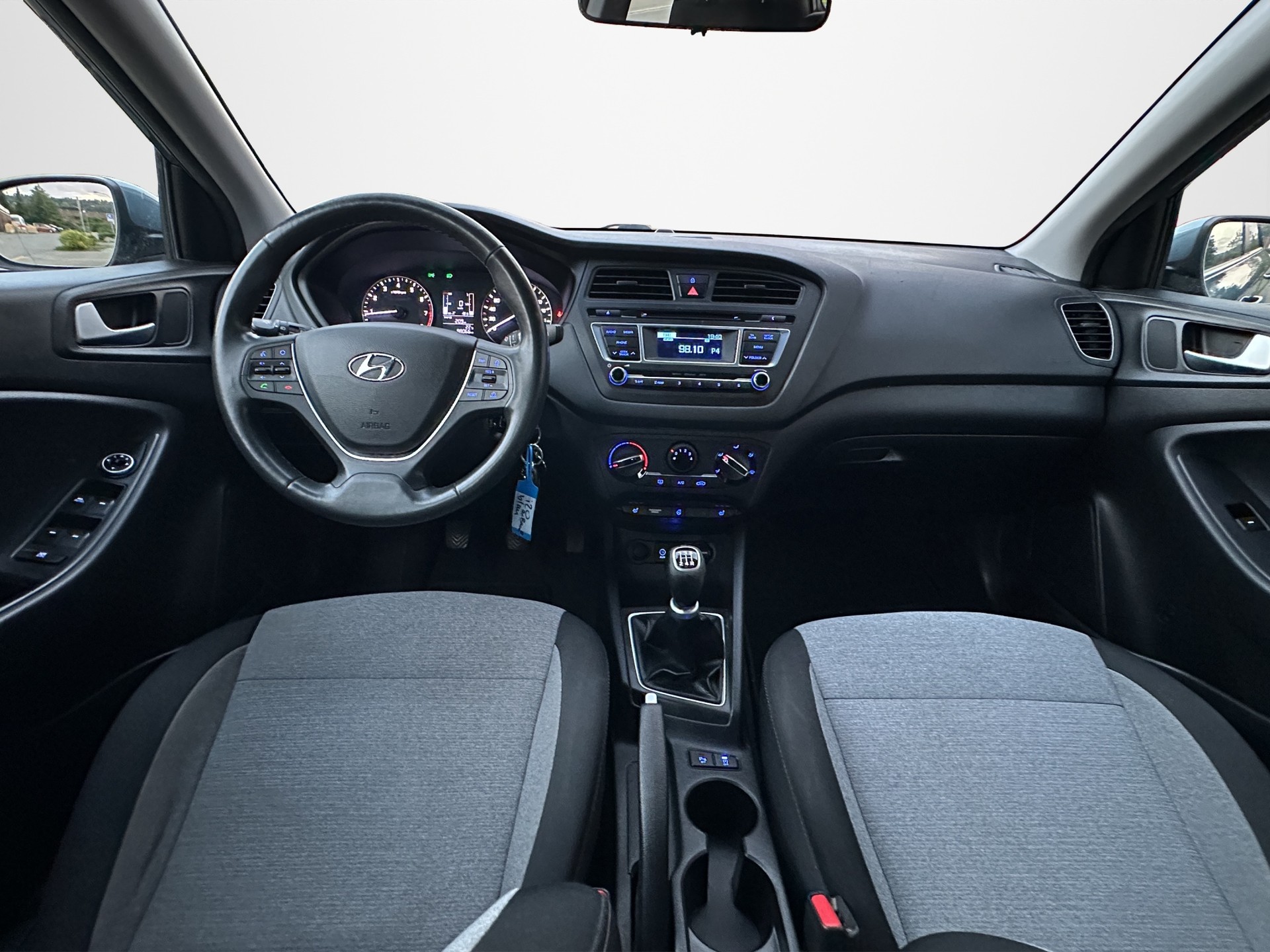 HYUNDAI i20 1.2 Amplia-image-12