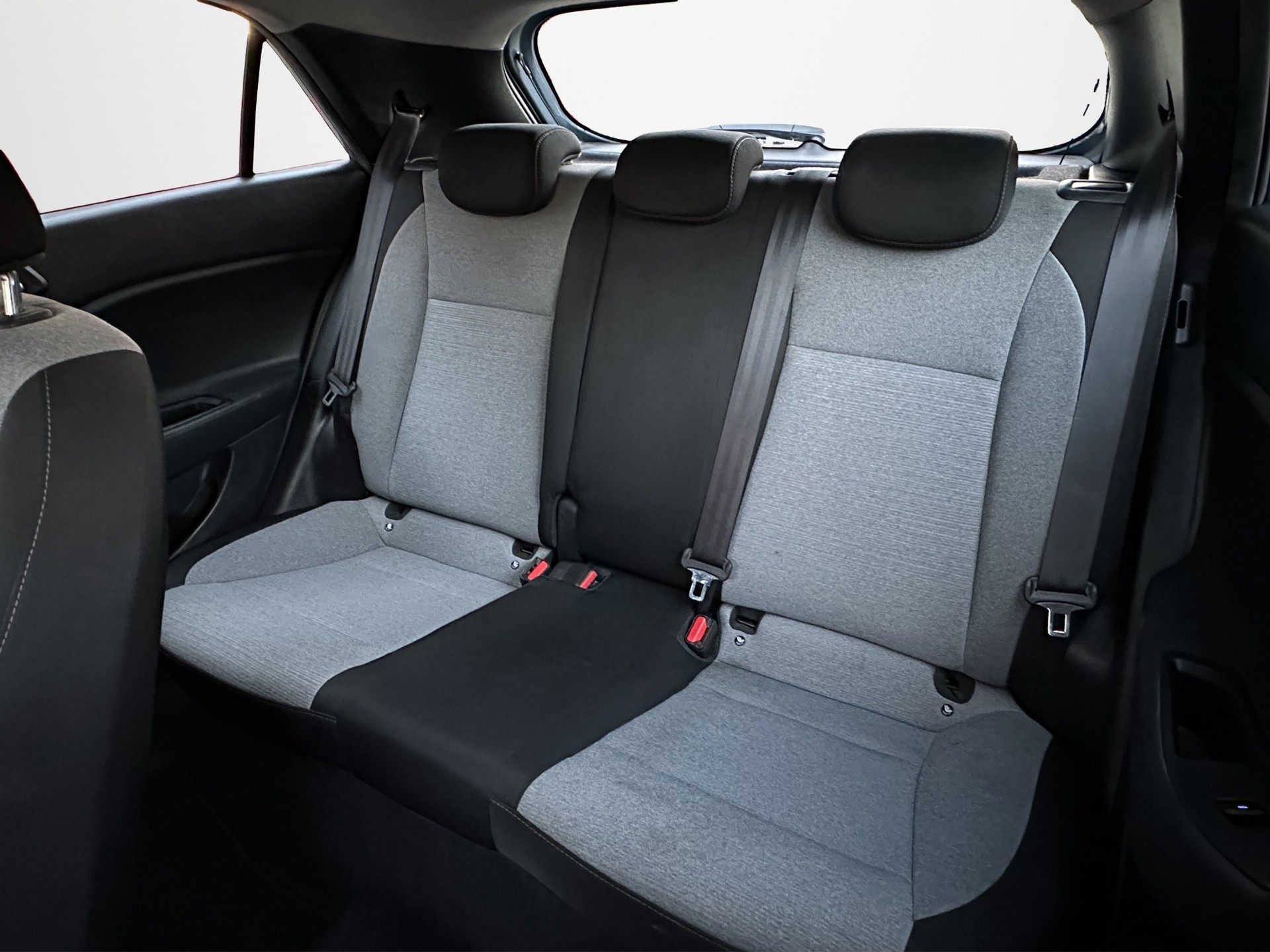 HYUNDAI i20 1.2 Amplia-image-11