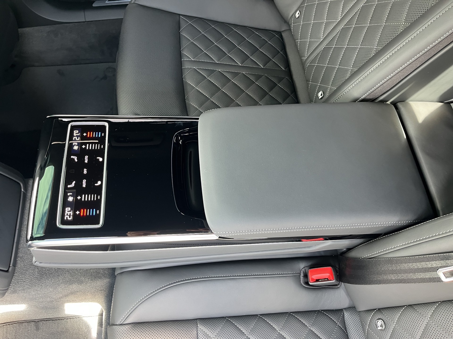 AUDI A8 60 TFSI e quattro tiptronic*Vollausstattung, Panodach, B&O Sound, (5-Jahre Garantie)-image-14