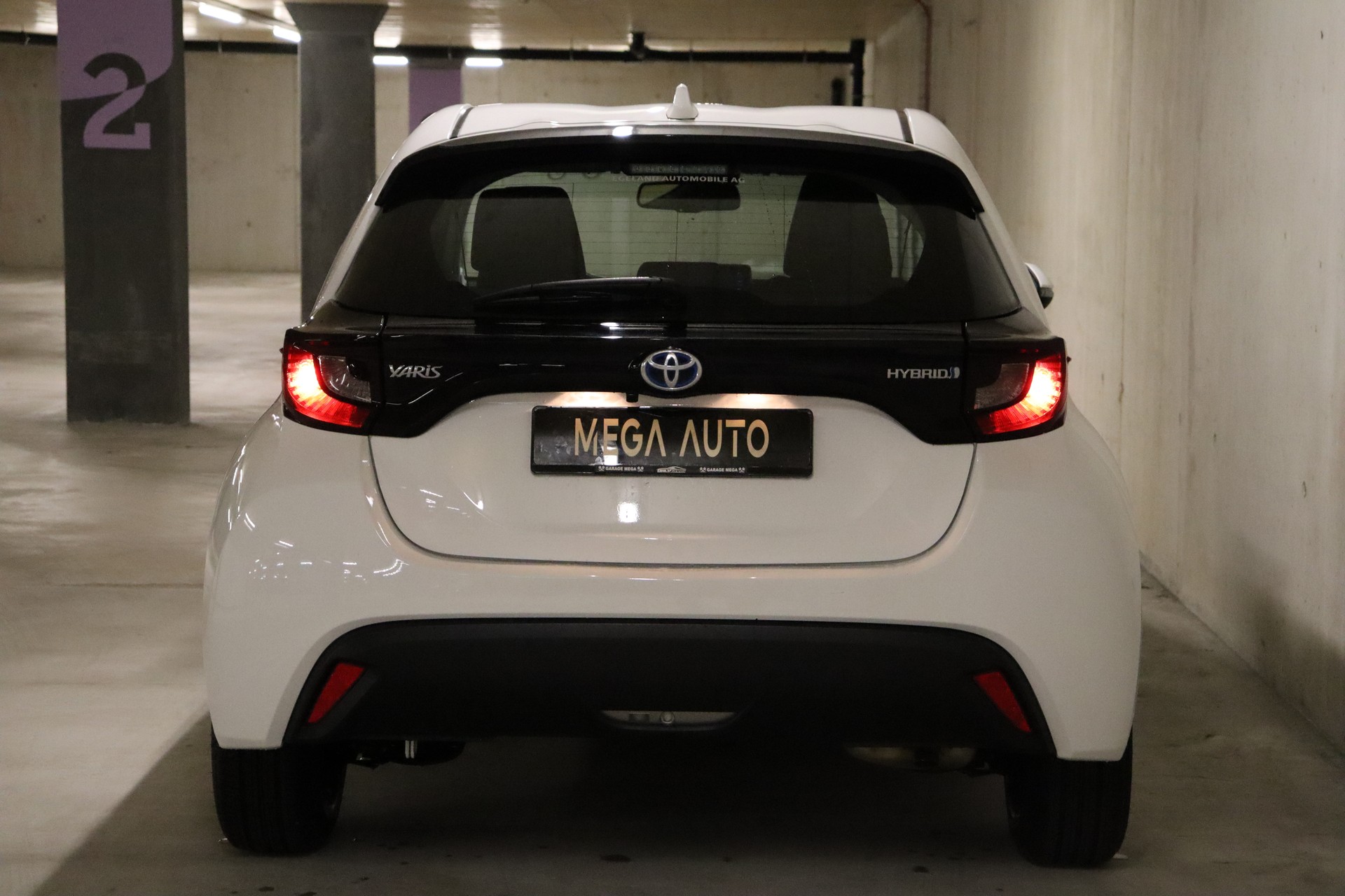 TOYOTA Yaris 1.5 Comfort e-CVT-image-8