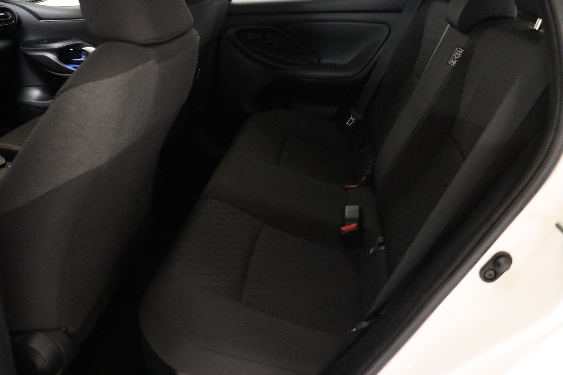 TOYOTA Yaris 1.5 Comfort e-CVT-image-12