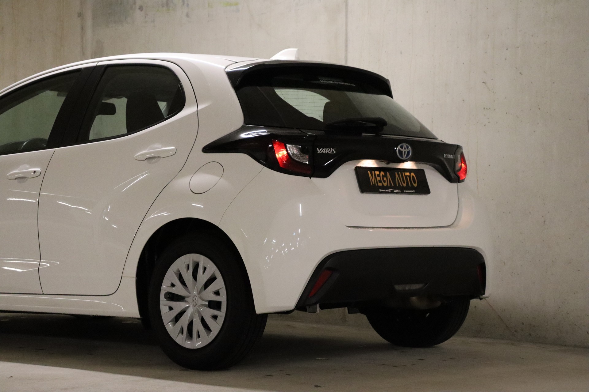 TOYOTA Yaris 1.5 Comfort e-CVT-image-7