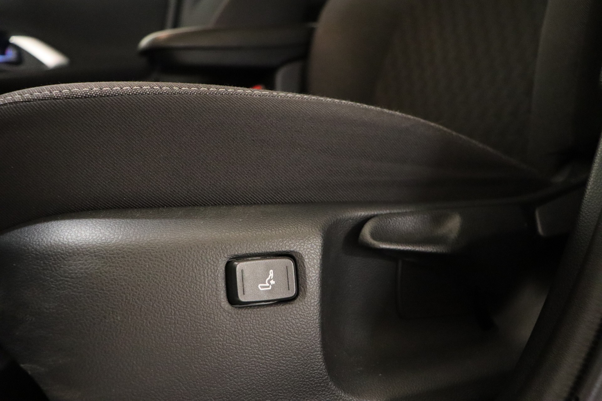 TOYOTA Yaris 1.5 Comfort e-CVT-image-20