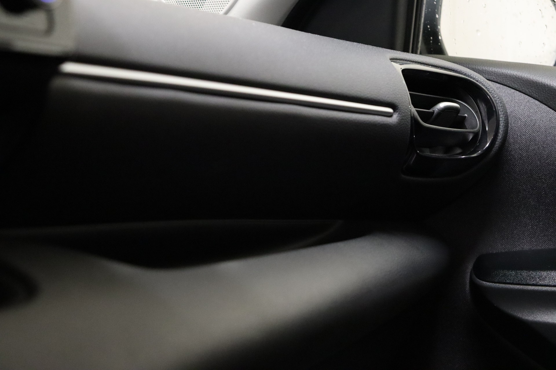 TOYOTA Yaris 1.5 Comfort e-CVT-image-29