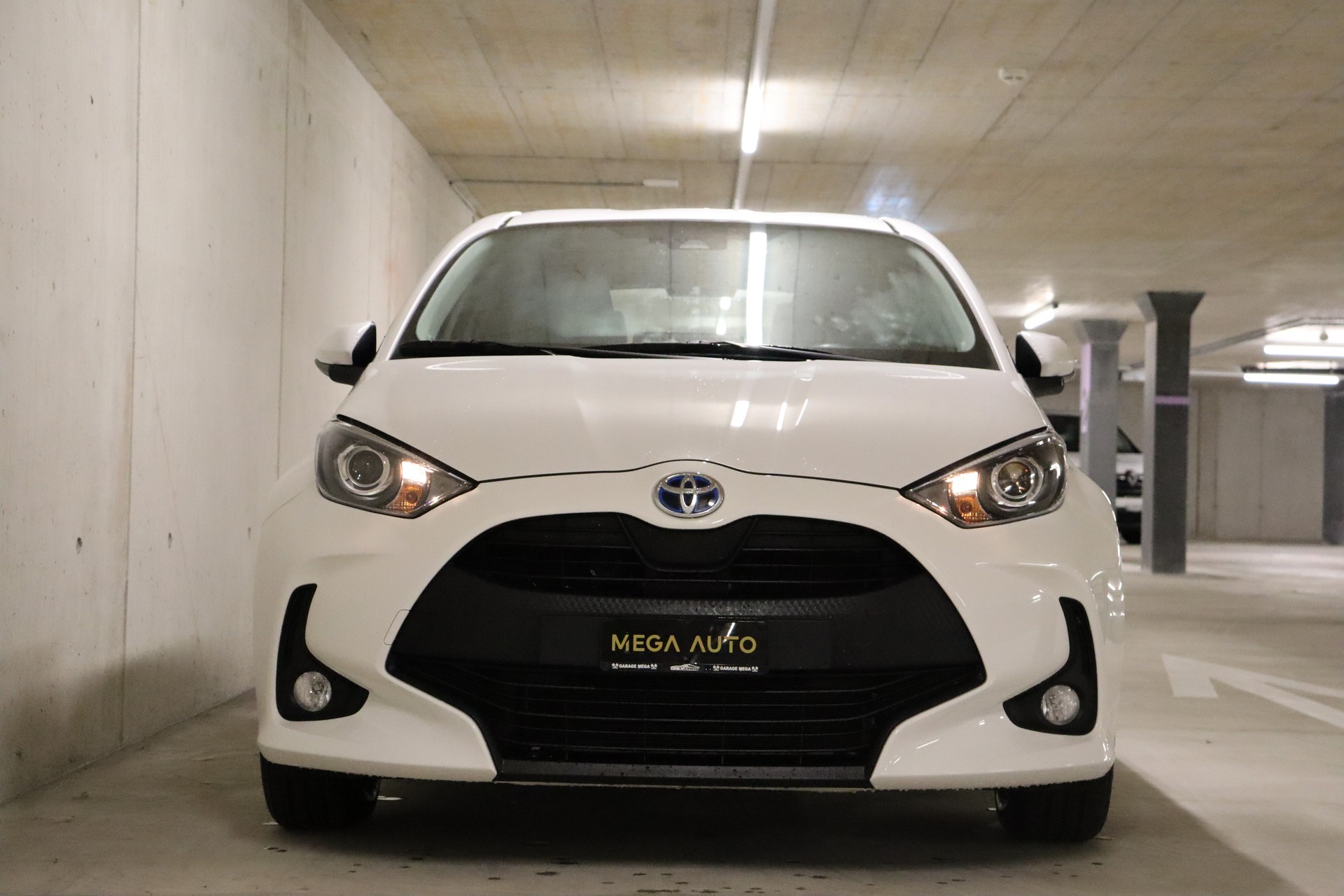 TOYOTA Yaris 1.5 Comfort e-CVT-image-2