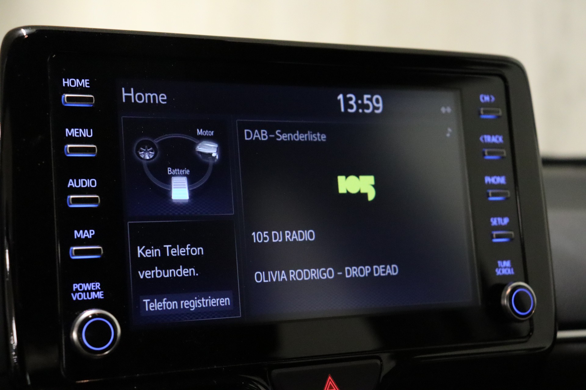 TOYOTA Yaris 1.5 Comfort e-CVT-image-23
