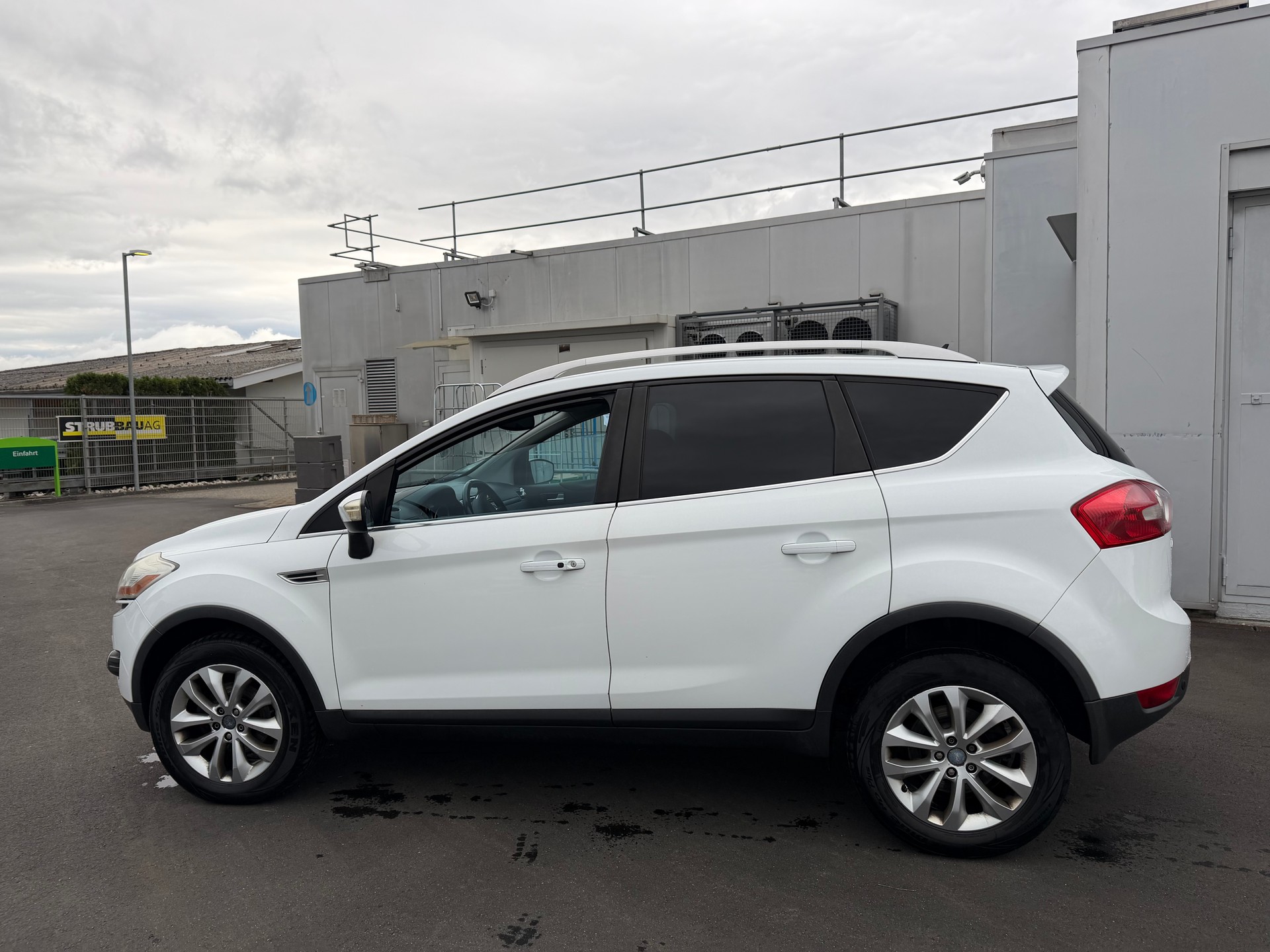 FORD Kuga 2.5 Turbo Titanium 4WD Automatic-image-7