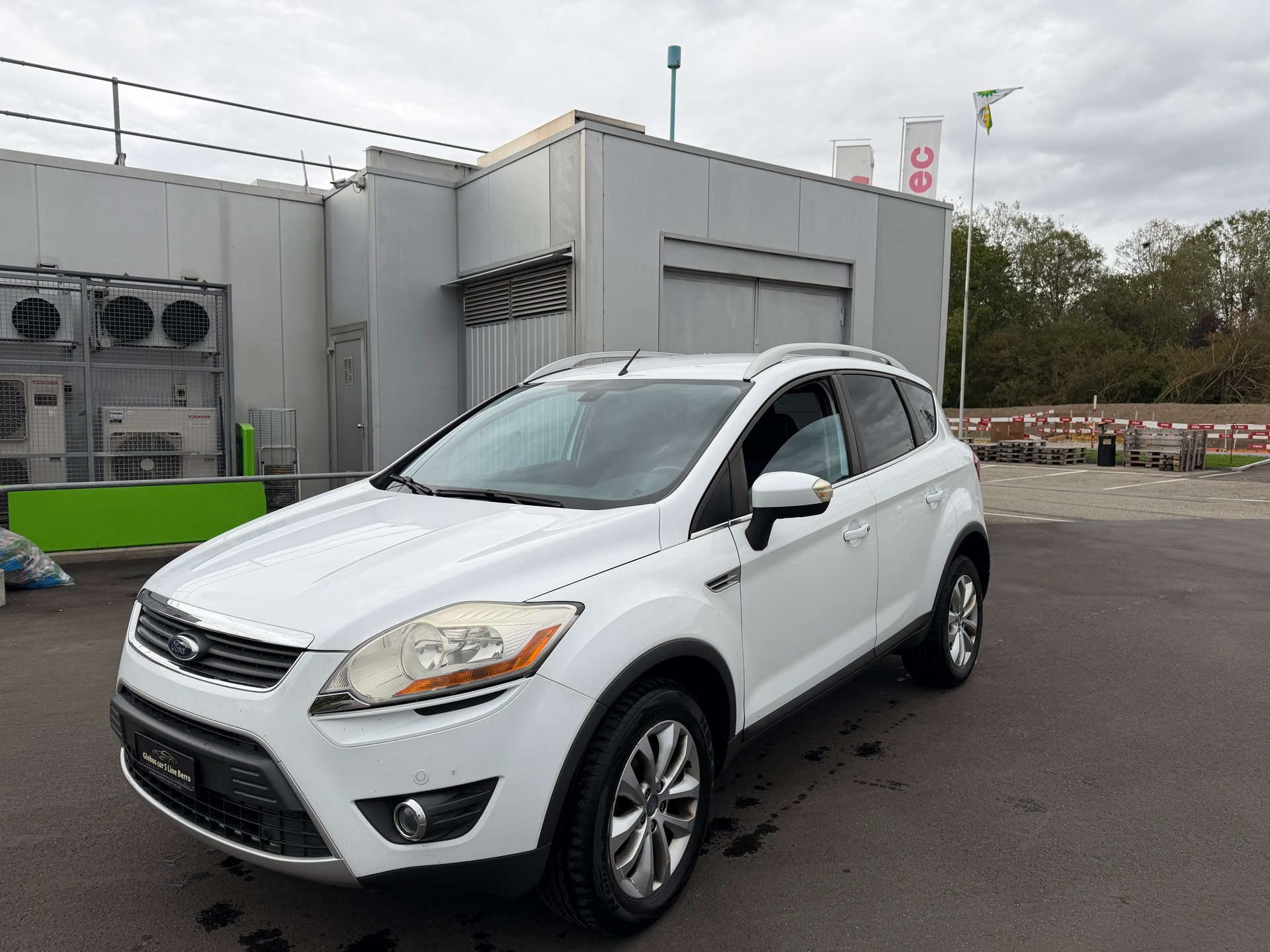 FORD Kuga 2.5 Turbo Titanium 4WD Automatic-image-9