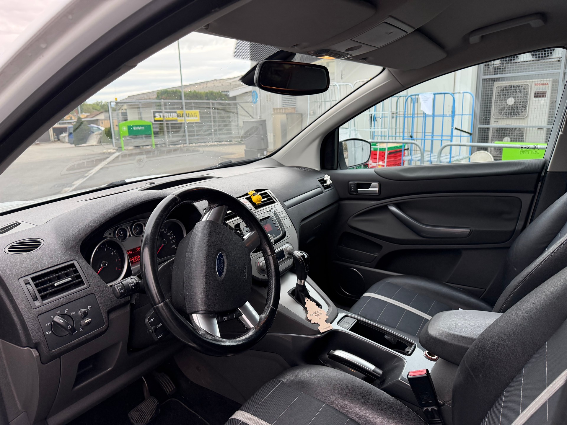FORD Kuga 2.5 Turbo Titanium 4WD Automatic-image-11