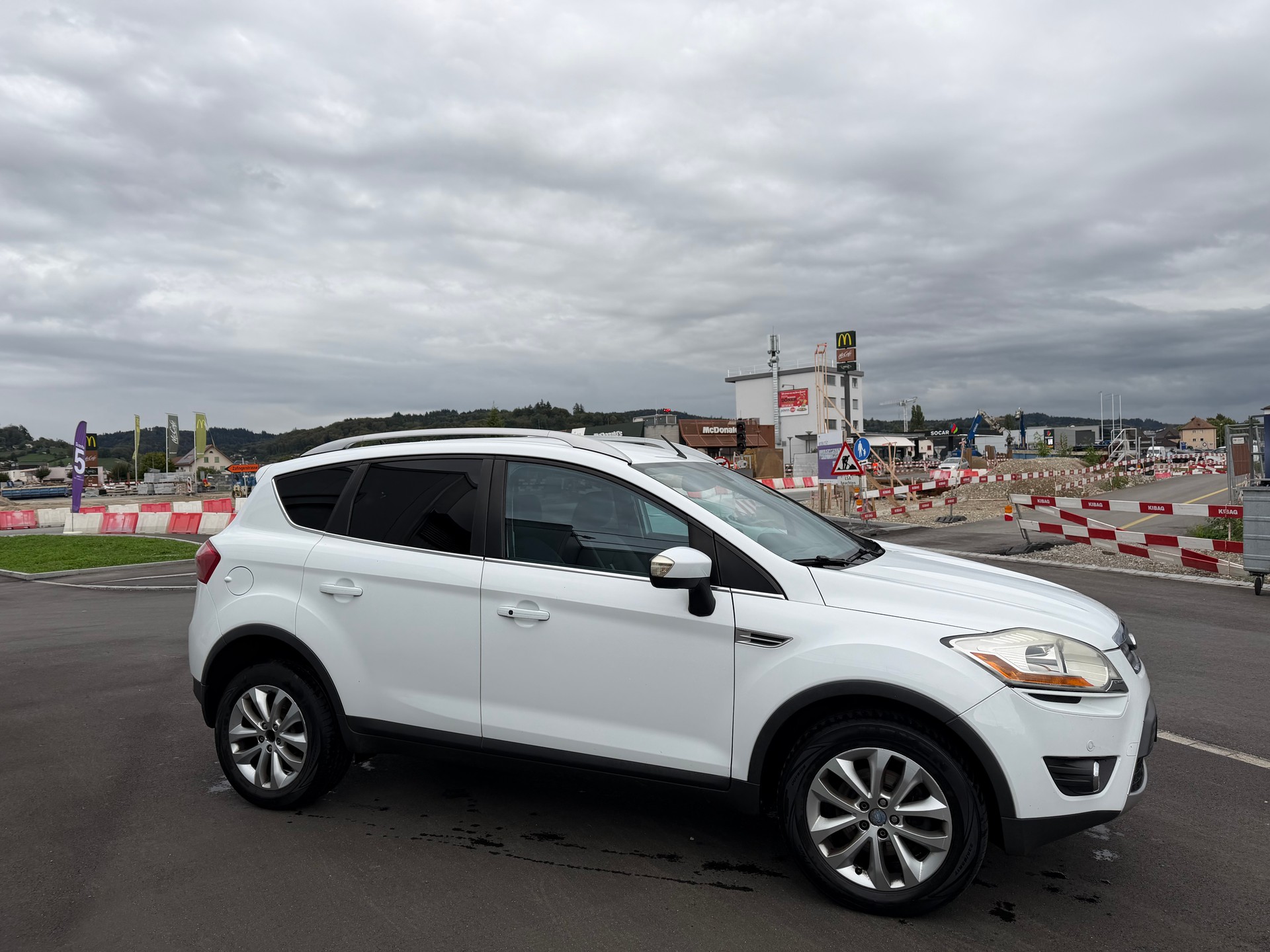 FORD Kuga 2.5 Turbo Titanium 4WD Automatic-image-3
